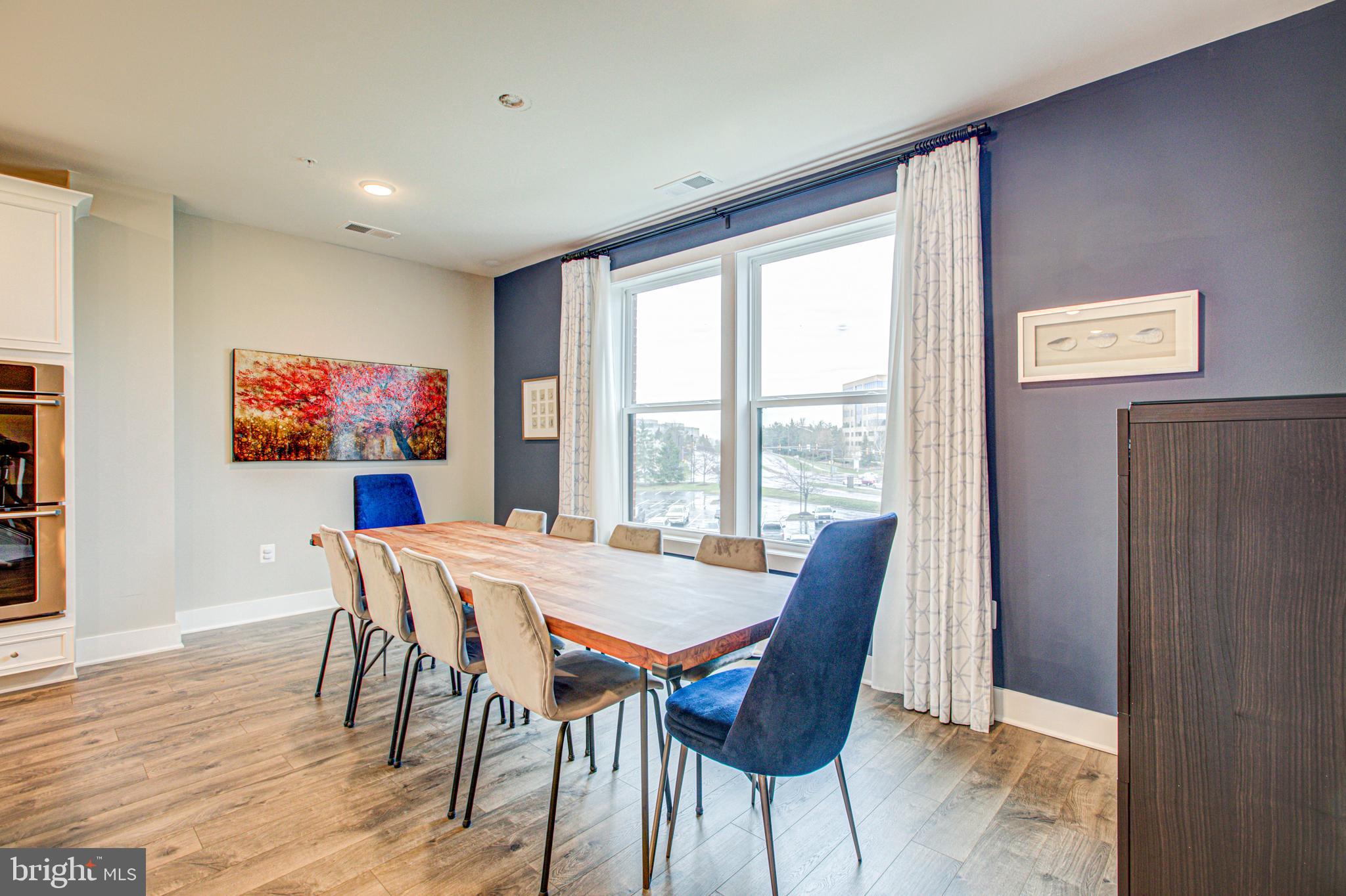 METRO SQUARE - Residential