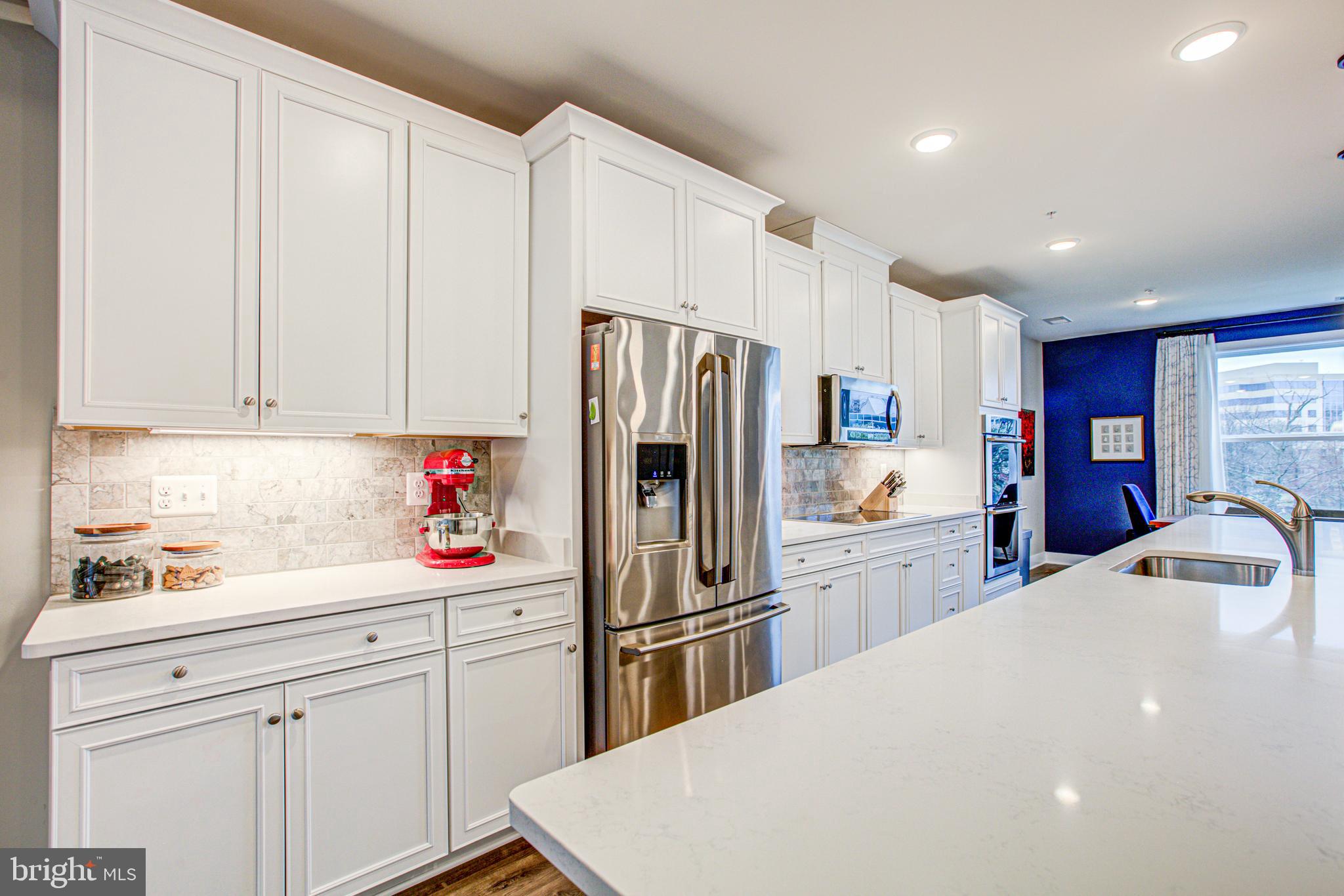 METRO SQUARE - Residential