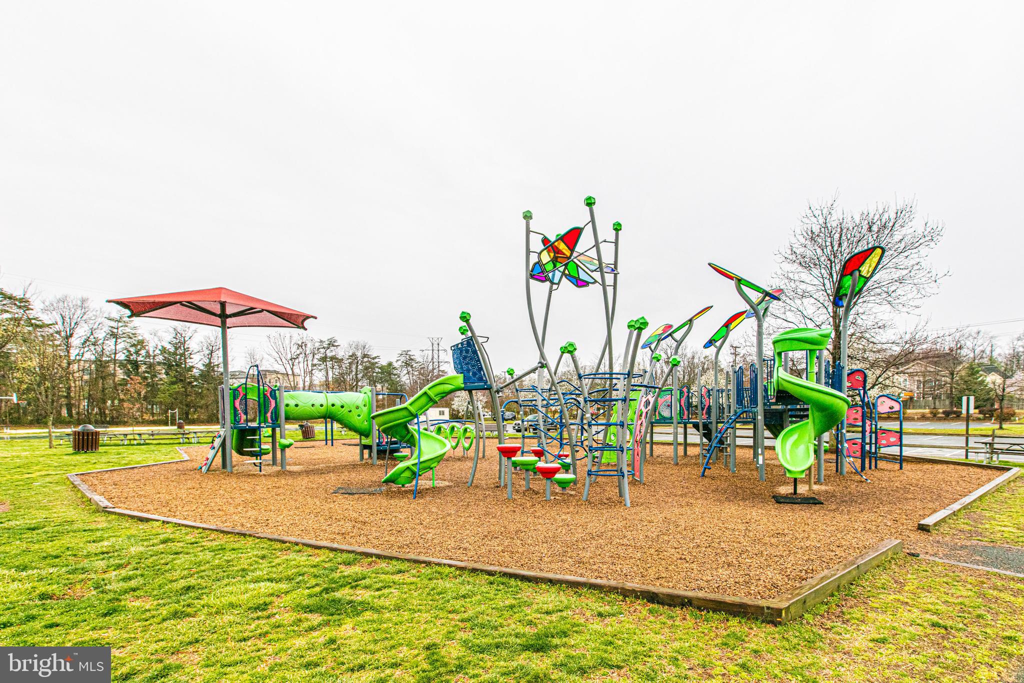 METRO SQUARE - Residential