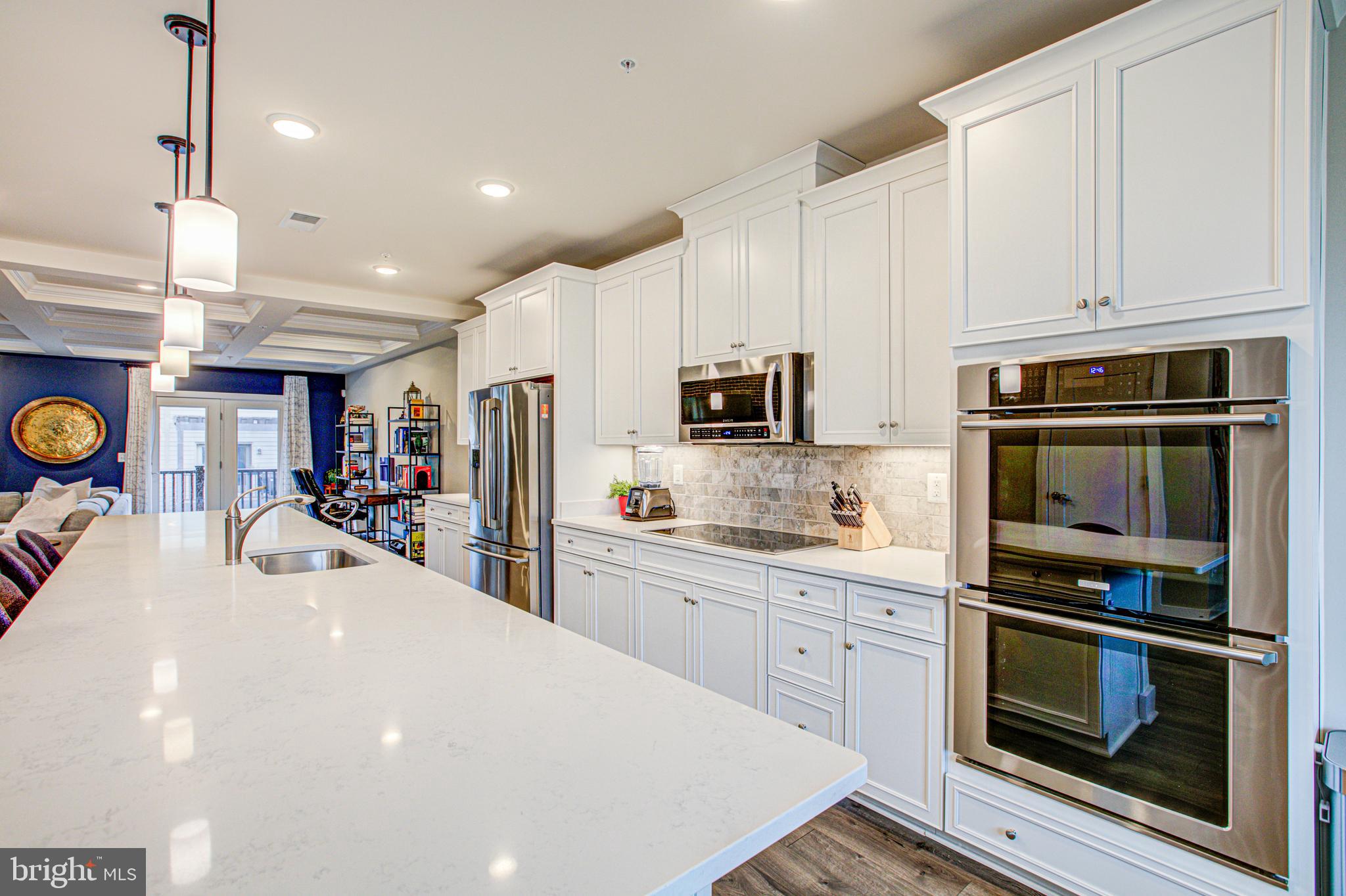 METRO SQUARE - Residential