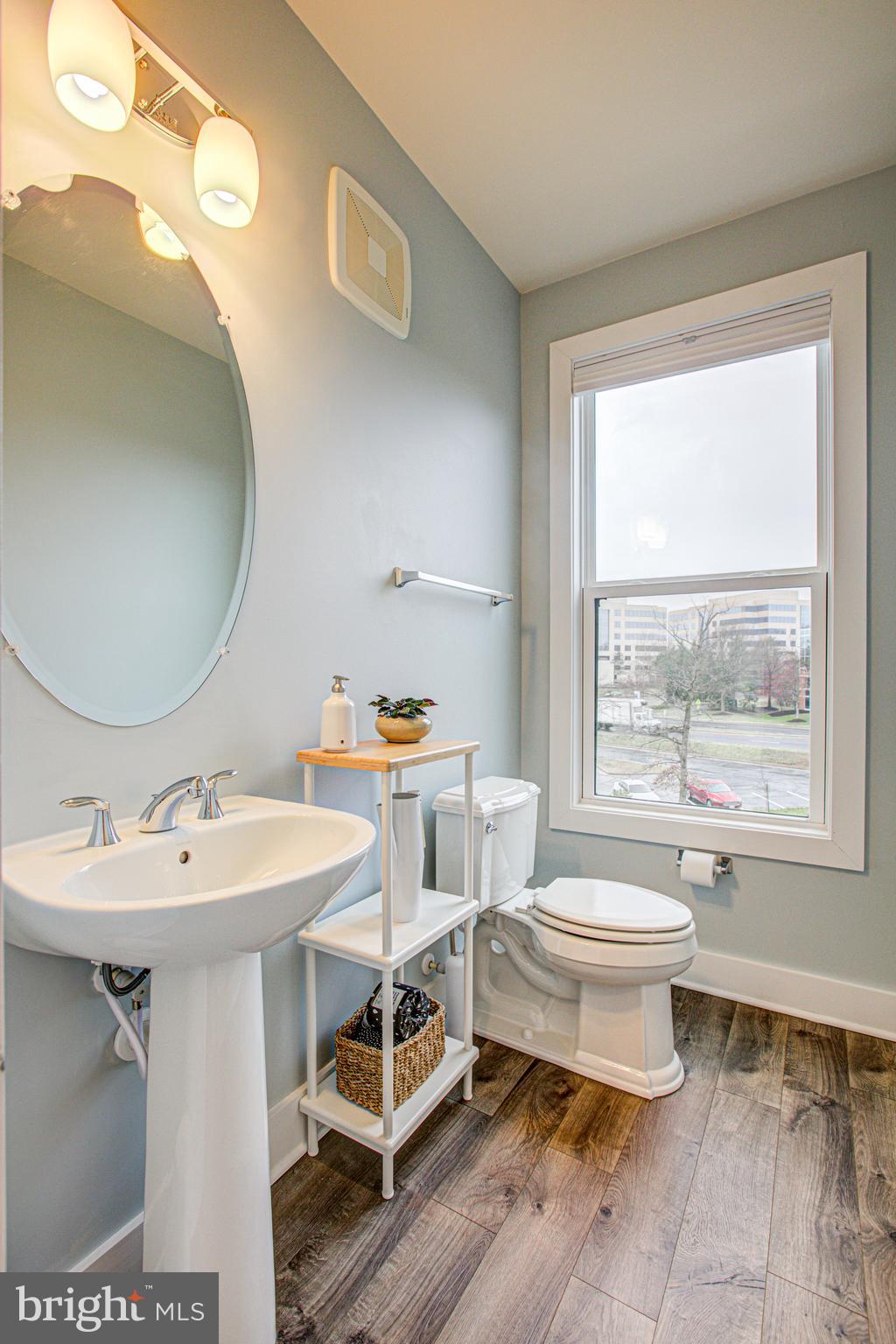 METRO SQUARE - Residential