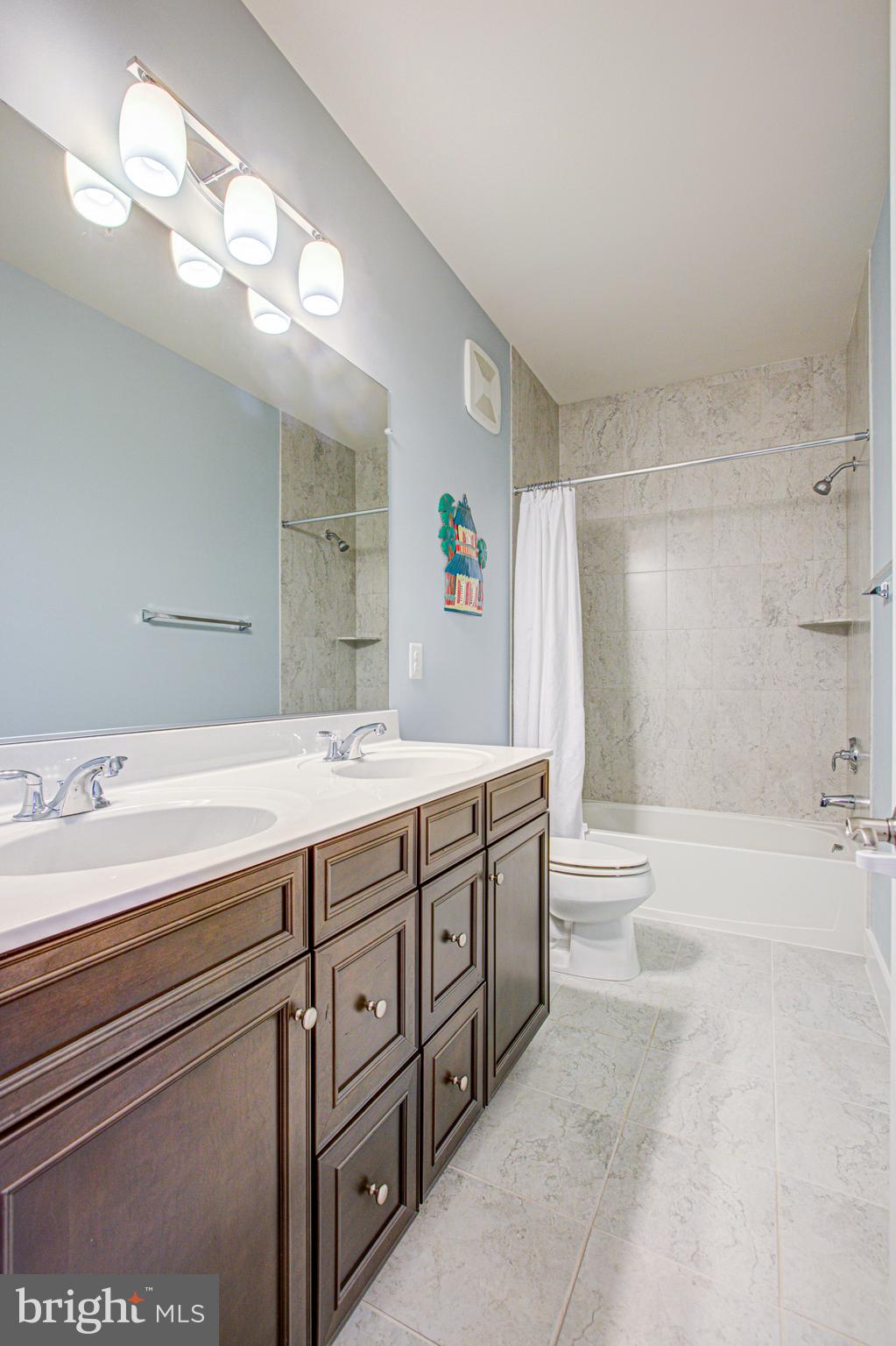 METRO SQUARE - Residential