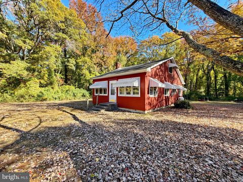 Photo of 18284 Piedmont Drive, COBB ISLAND, MD 20625 (MLS # MDCH2049002)