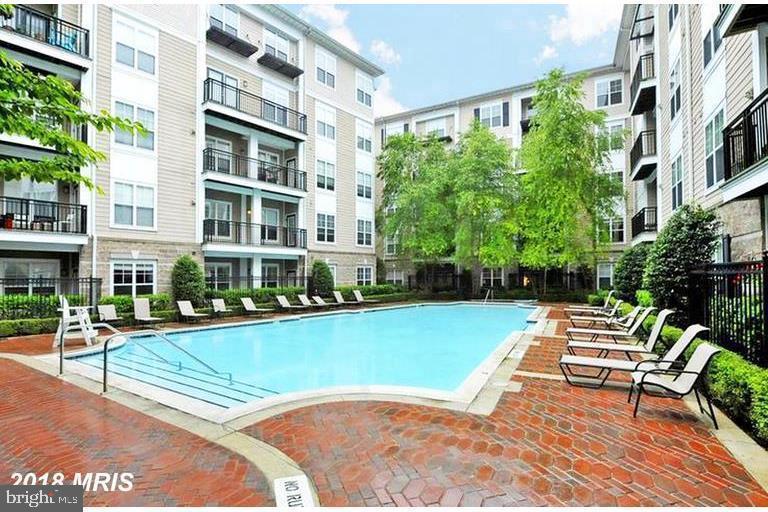 FITZ AT ROCKVILLE TOWN C - Residential Lease