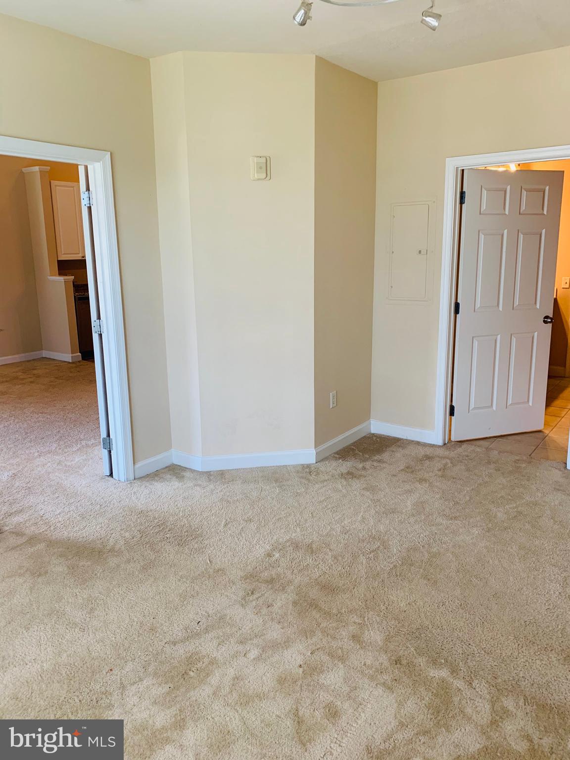 FITZ AT ROCKVILLE TOWN C - Residential Lease