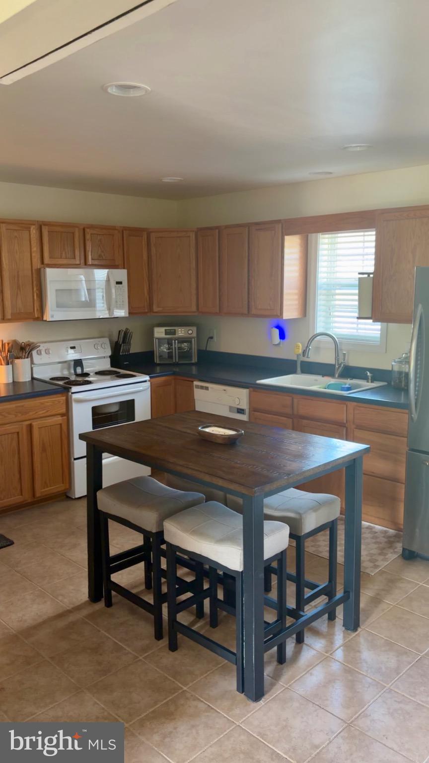 RIVERSIDE VILLAGE - Residential