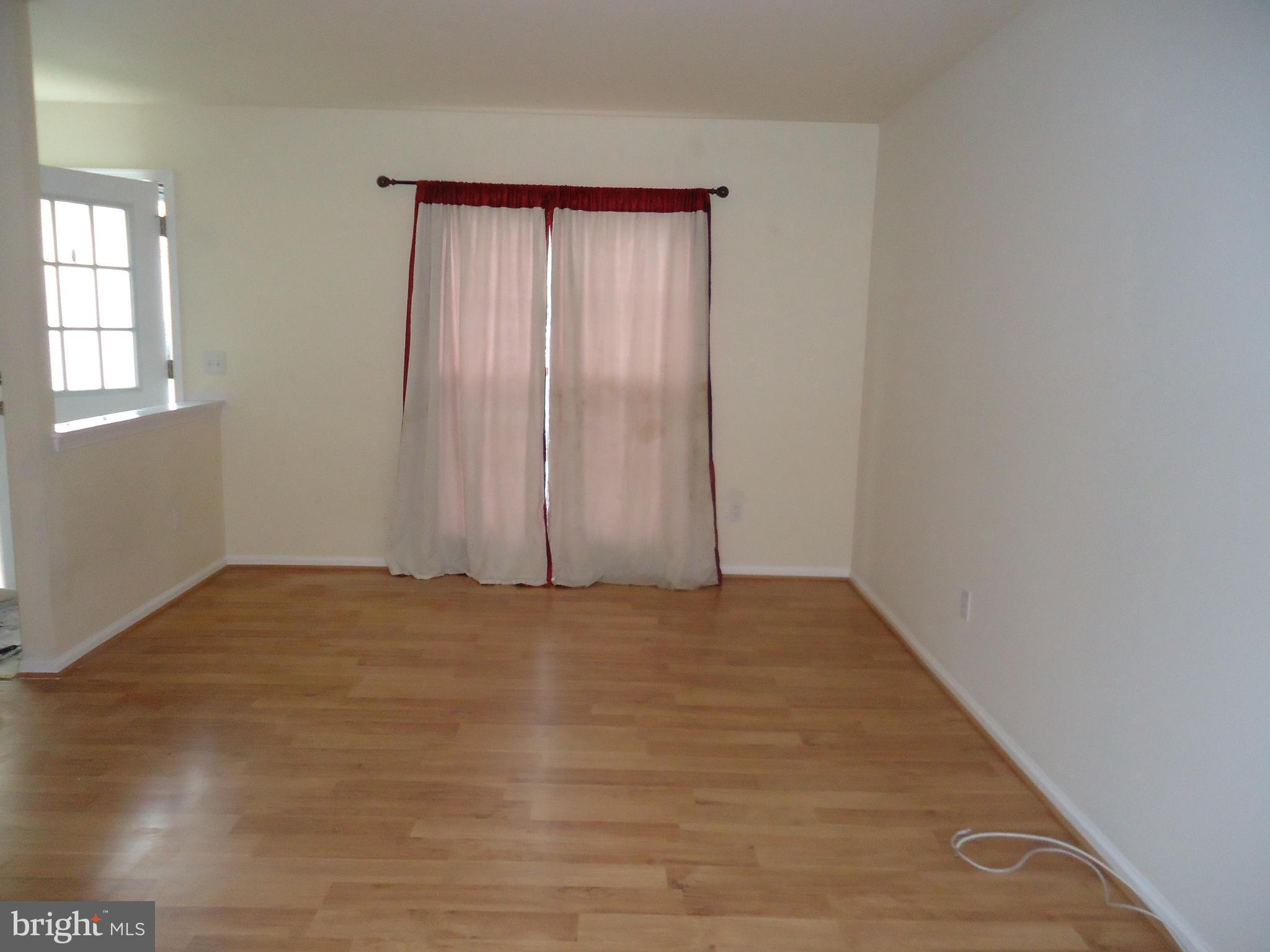 LONDON TOWNE - Residential Lease