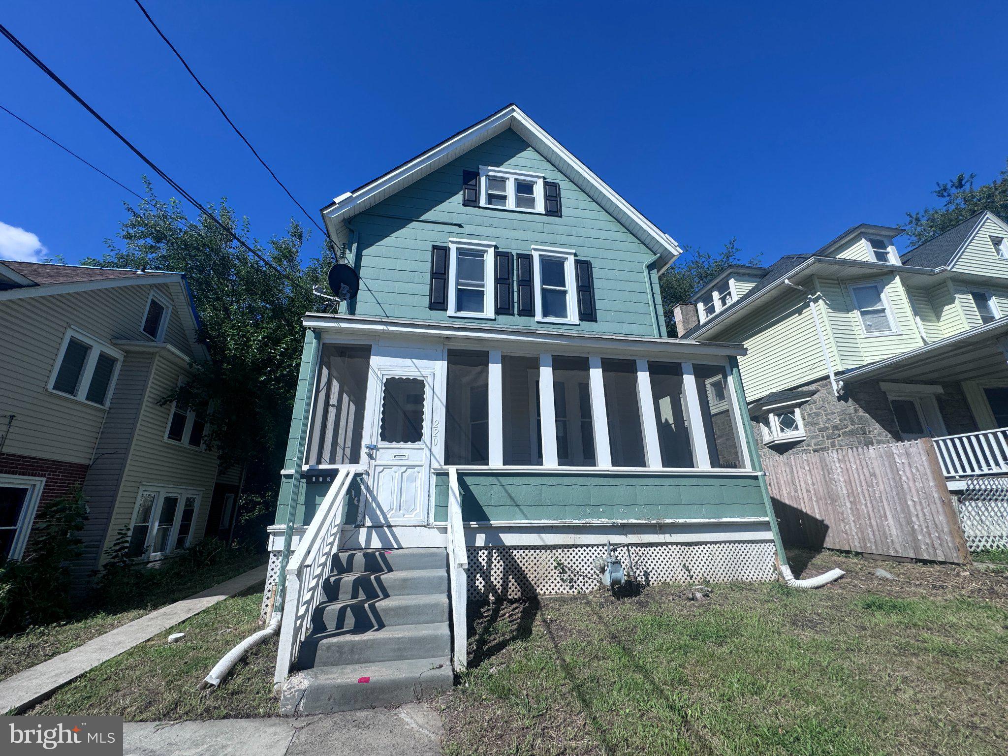 220 CLIFTON AVENUE