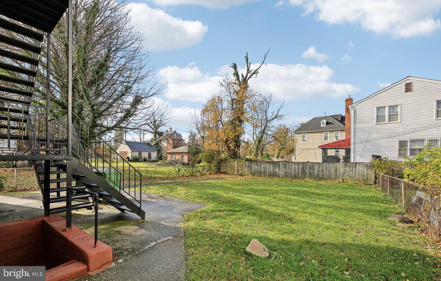 WEST ARLINGTON - Residential Lease