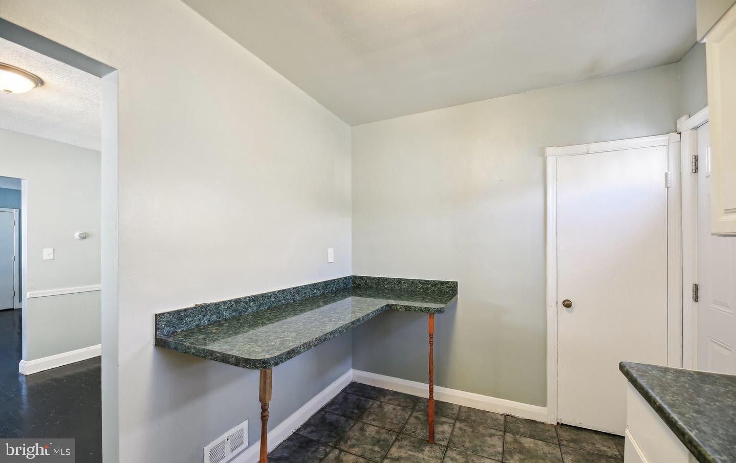 WEST ARLINGTON - Residential Lease