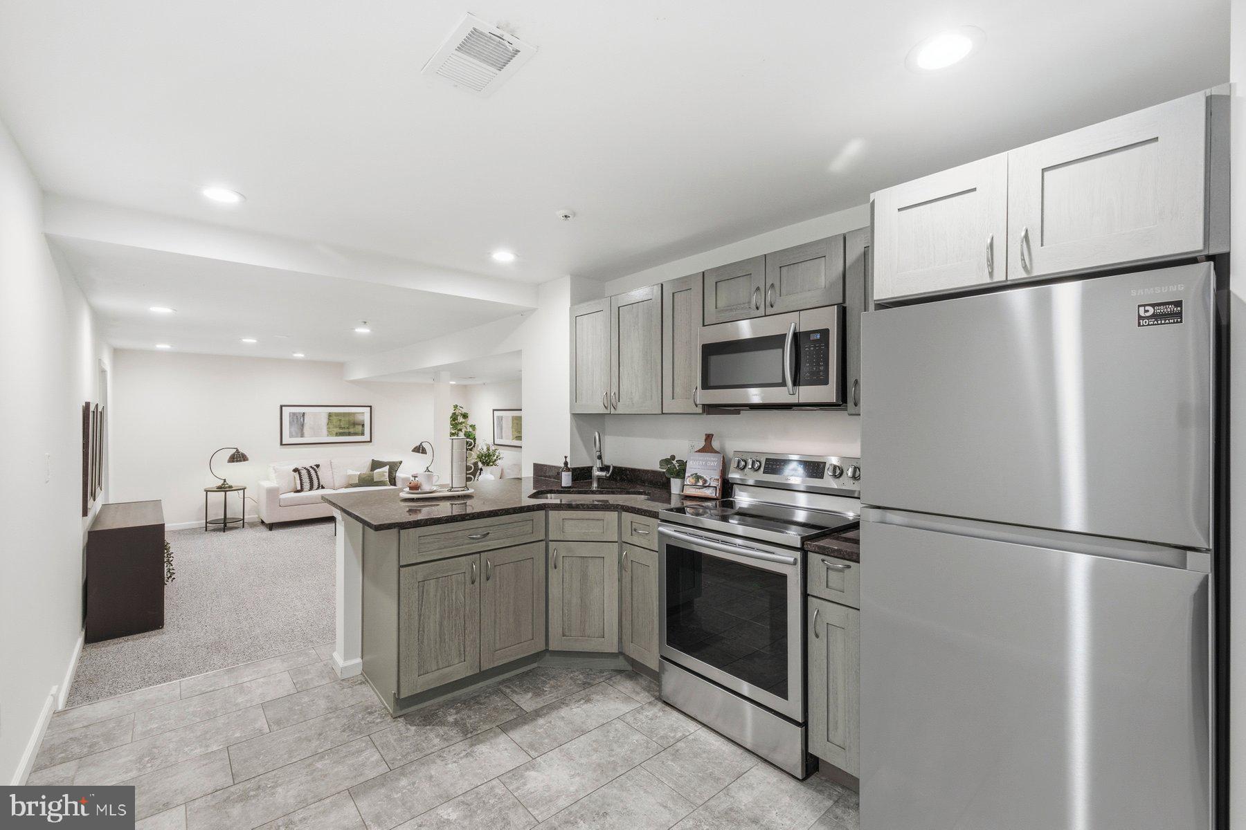 CROSS CREEK CLUB - Residential