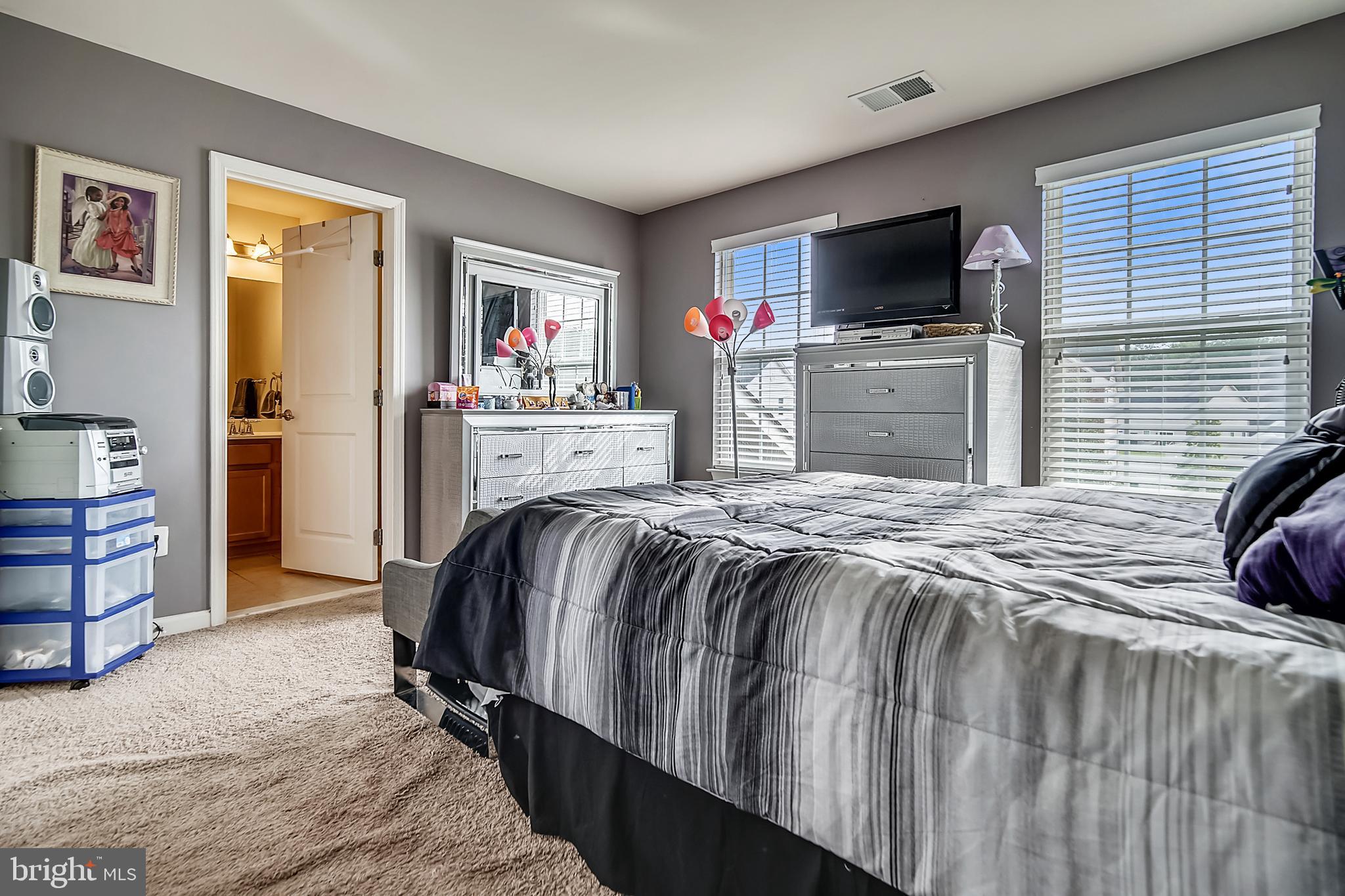 LINDEN GROVE - Residential