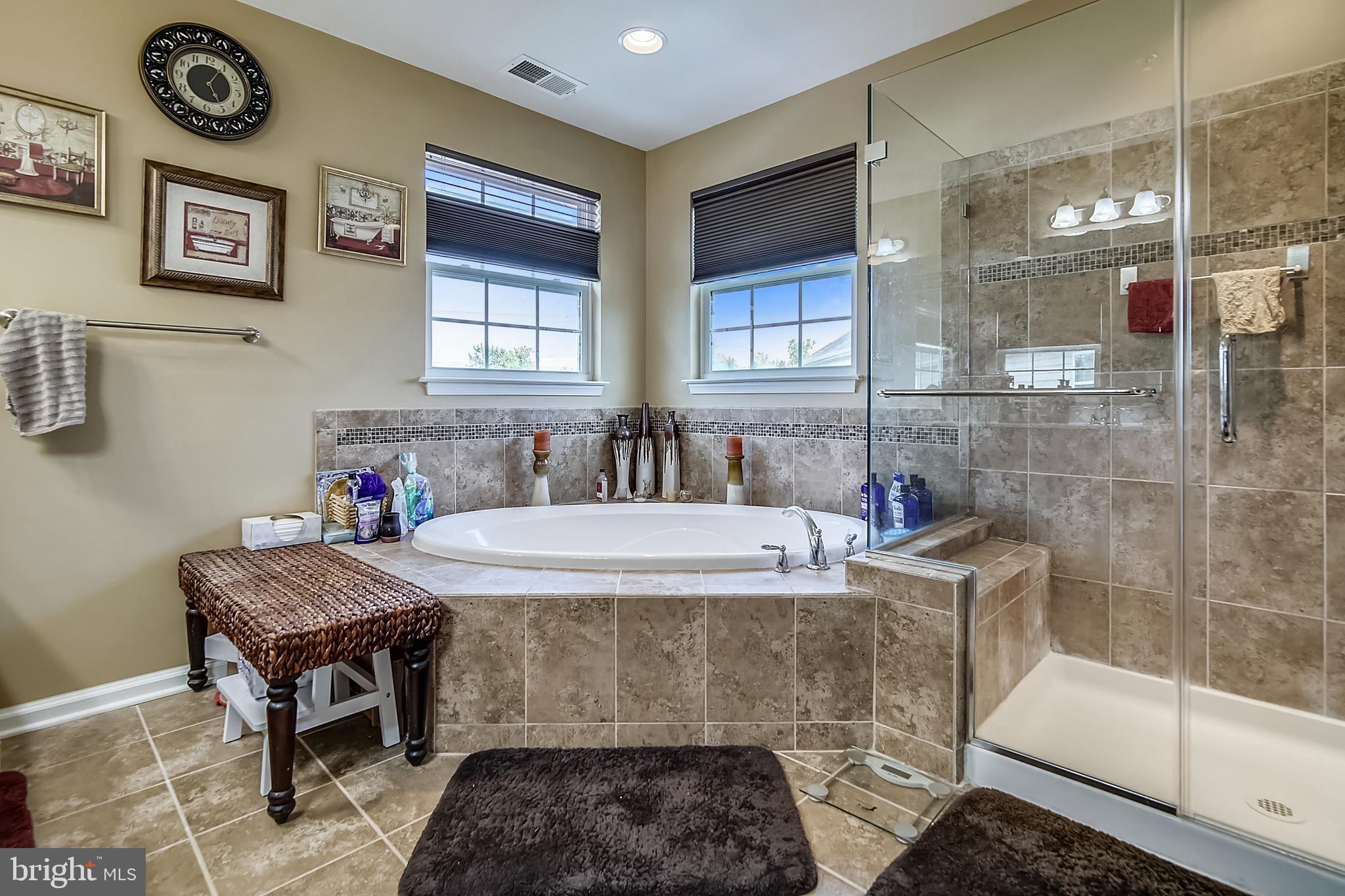 LINDEN GROVE - Residential