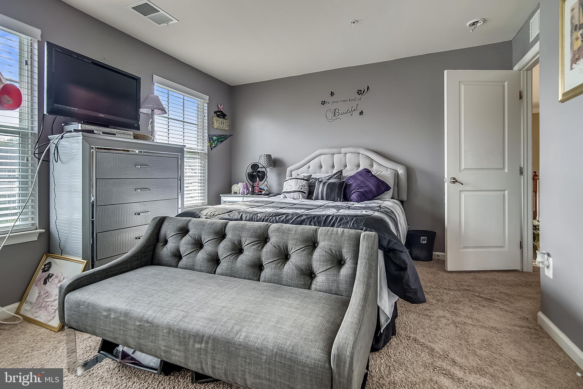 LINDEN GROVE - Residential