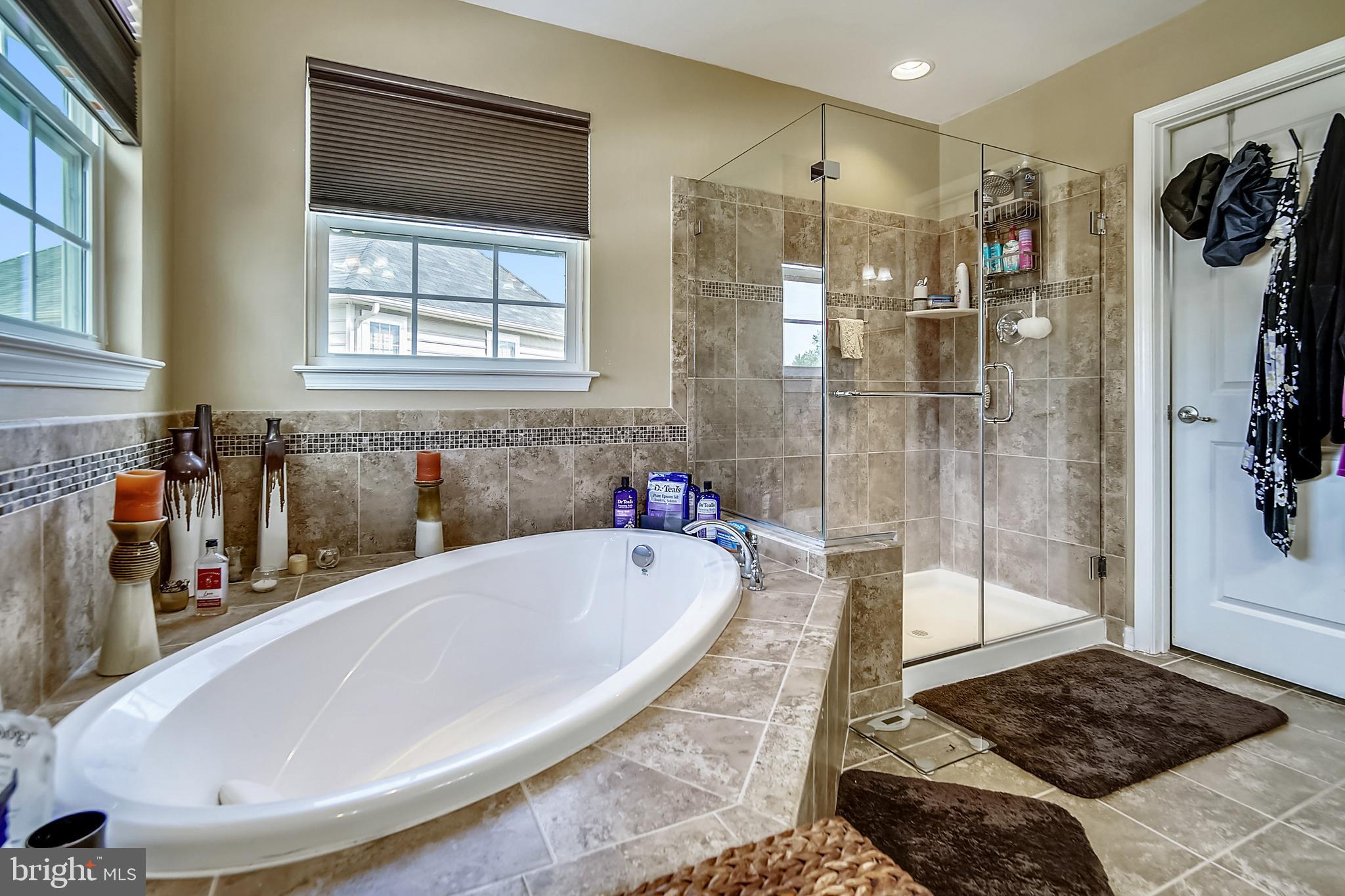 LINDEN GROVE - Residential