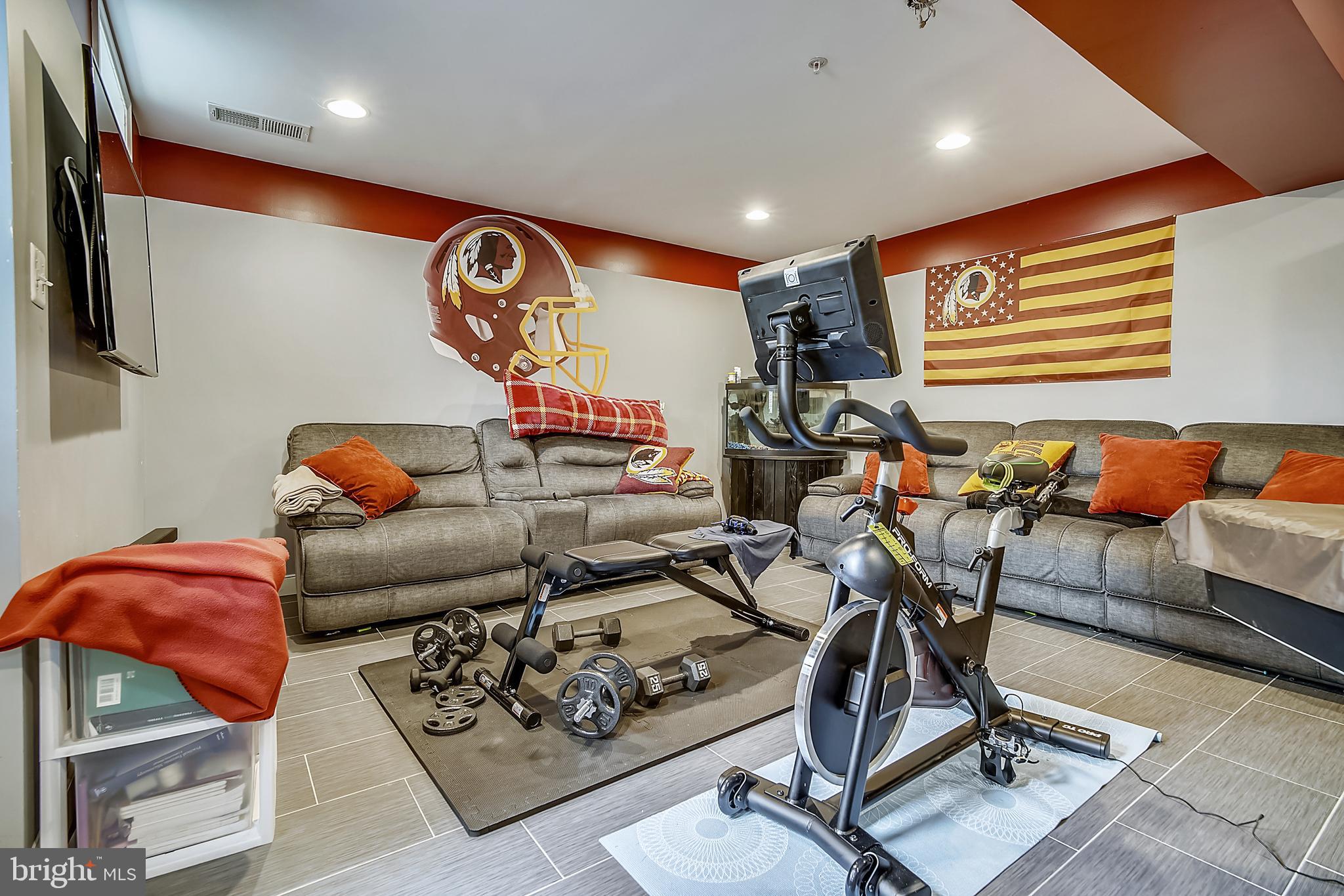 LINDEN GROVE - Residential