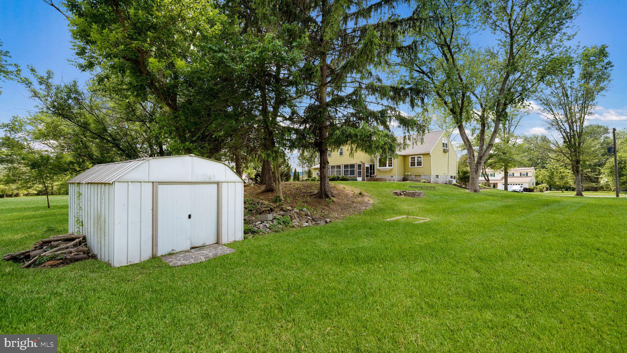 WOODS OF PEBBLE HI - Residential