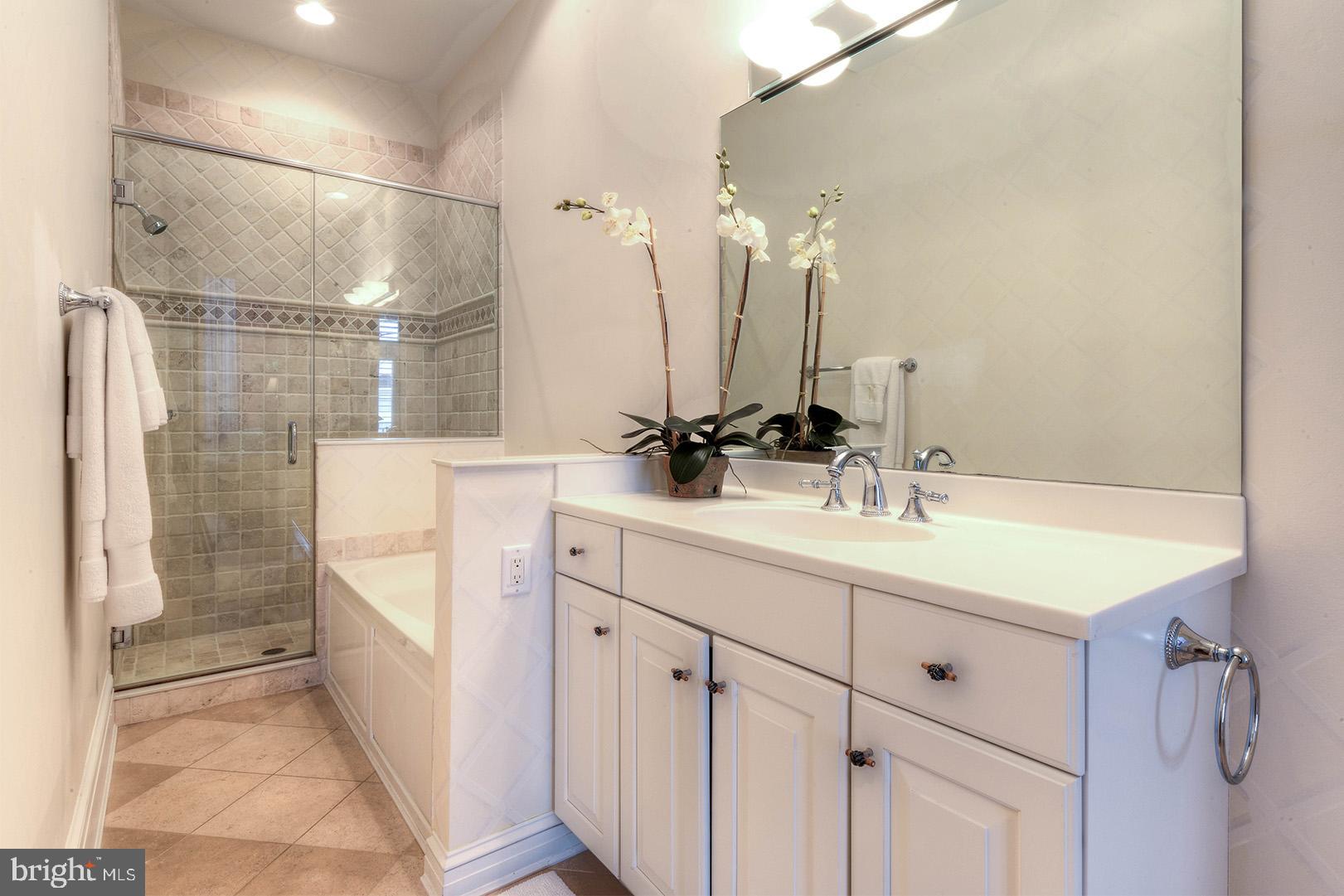 NORTH SHORES - Residential