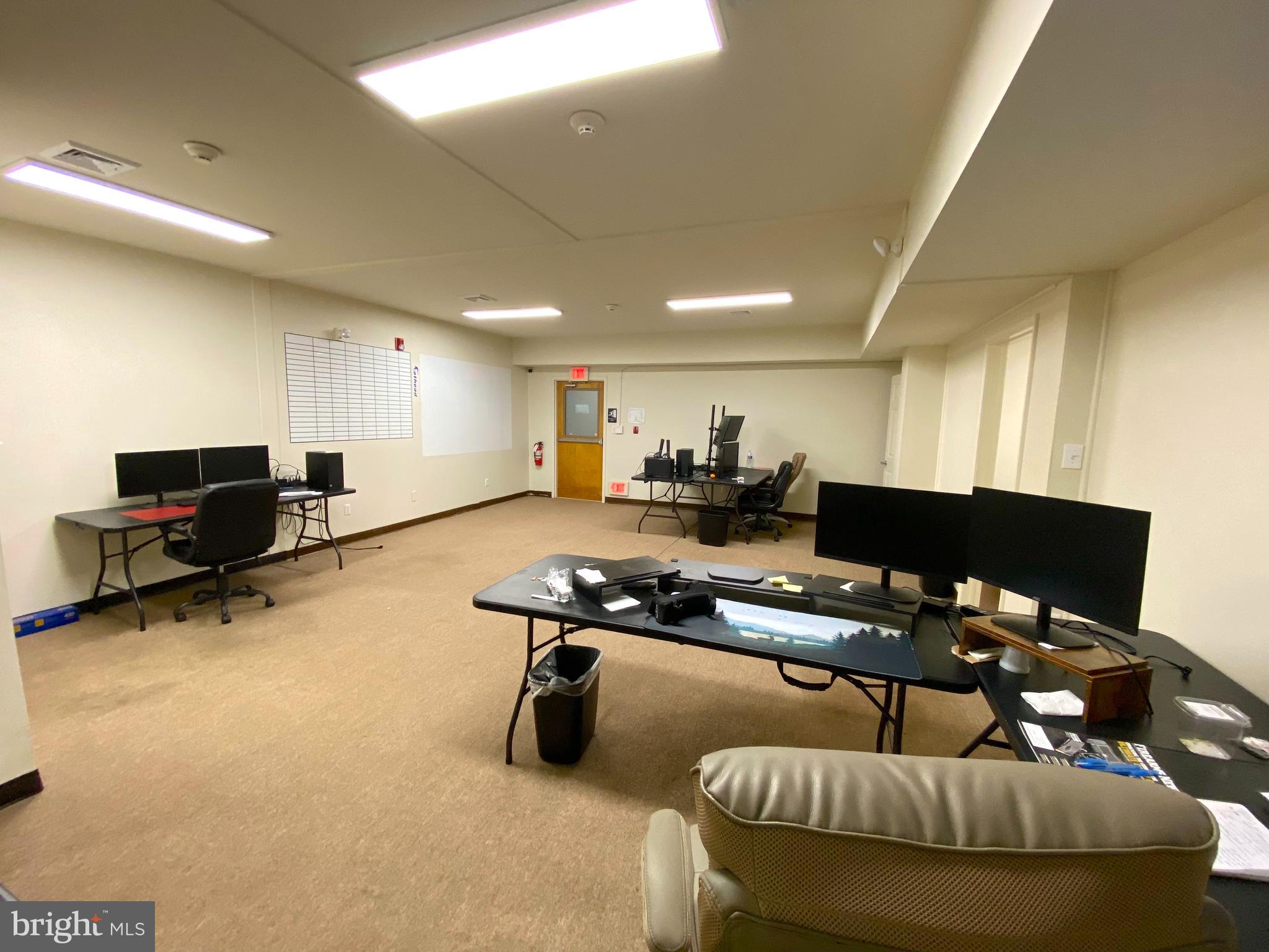 EVANSBURG - Commercial Lease