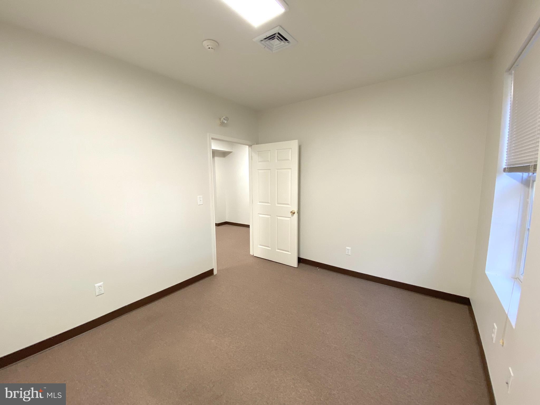 EVANSBURG - Commercial Lease