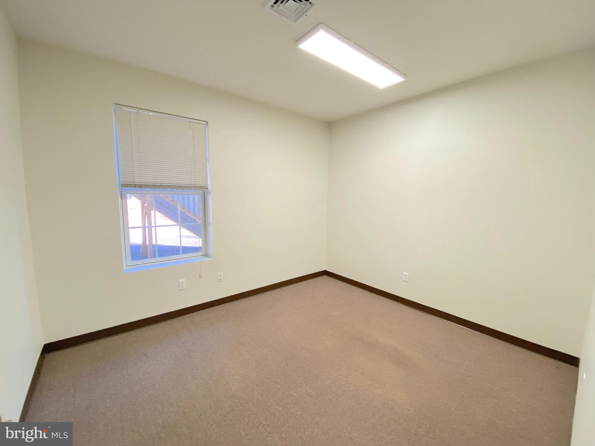 EVANSBURG - Commercial Lease