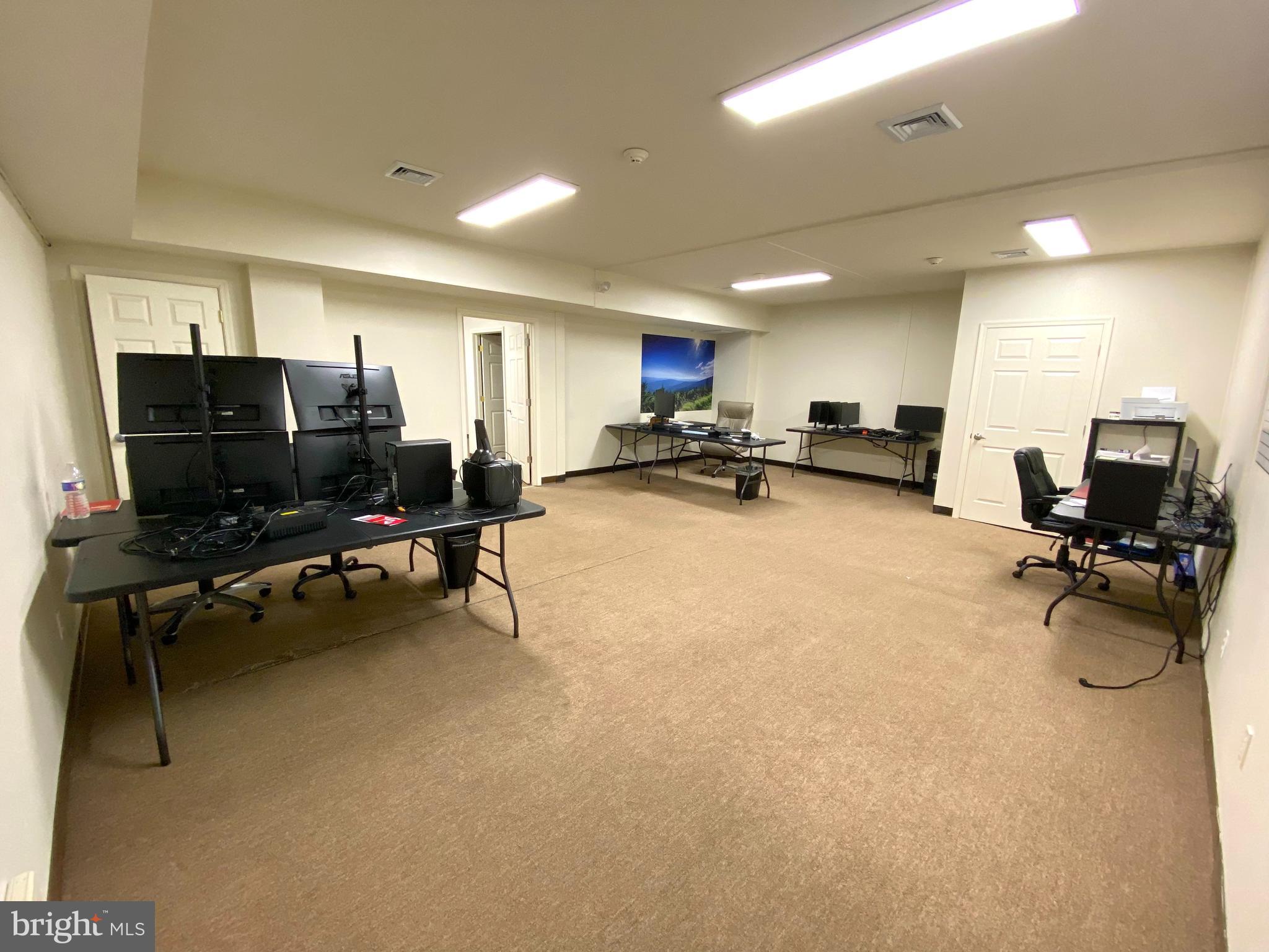 EVANSBURG - Commercial Lease