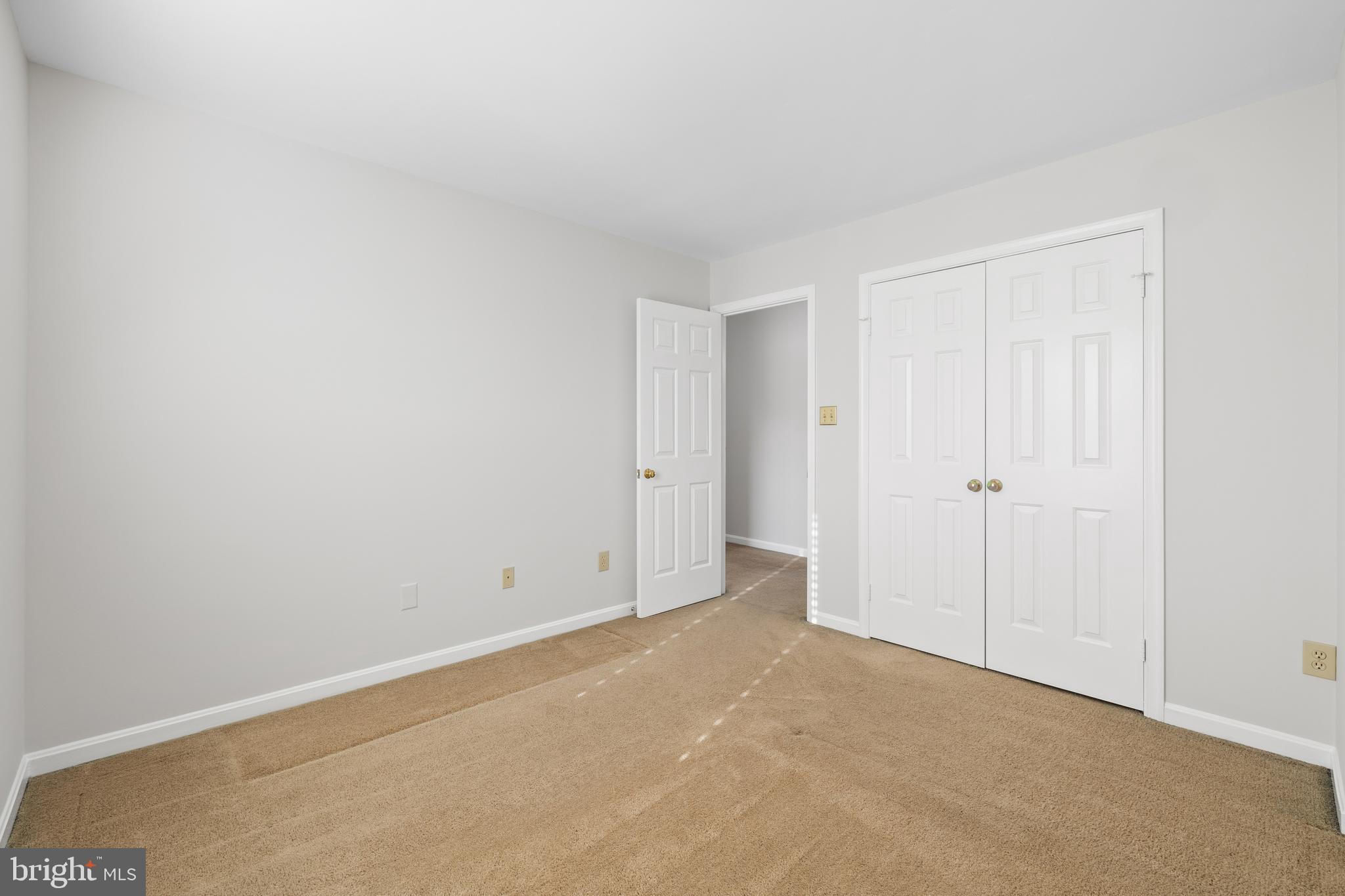 MIRROR RIDGE - Residential