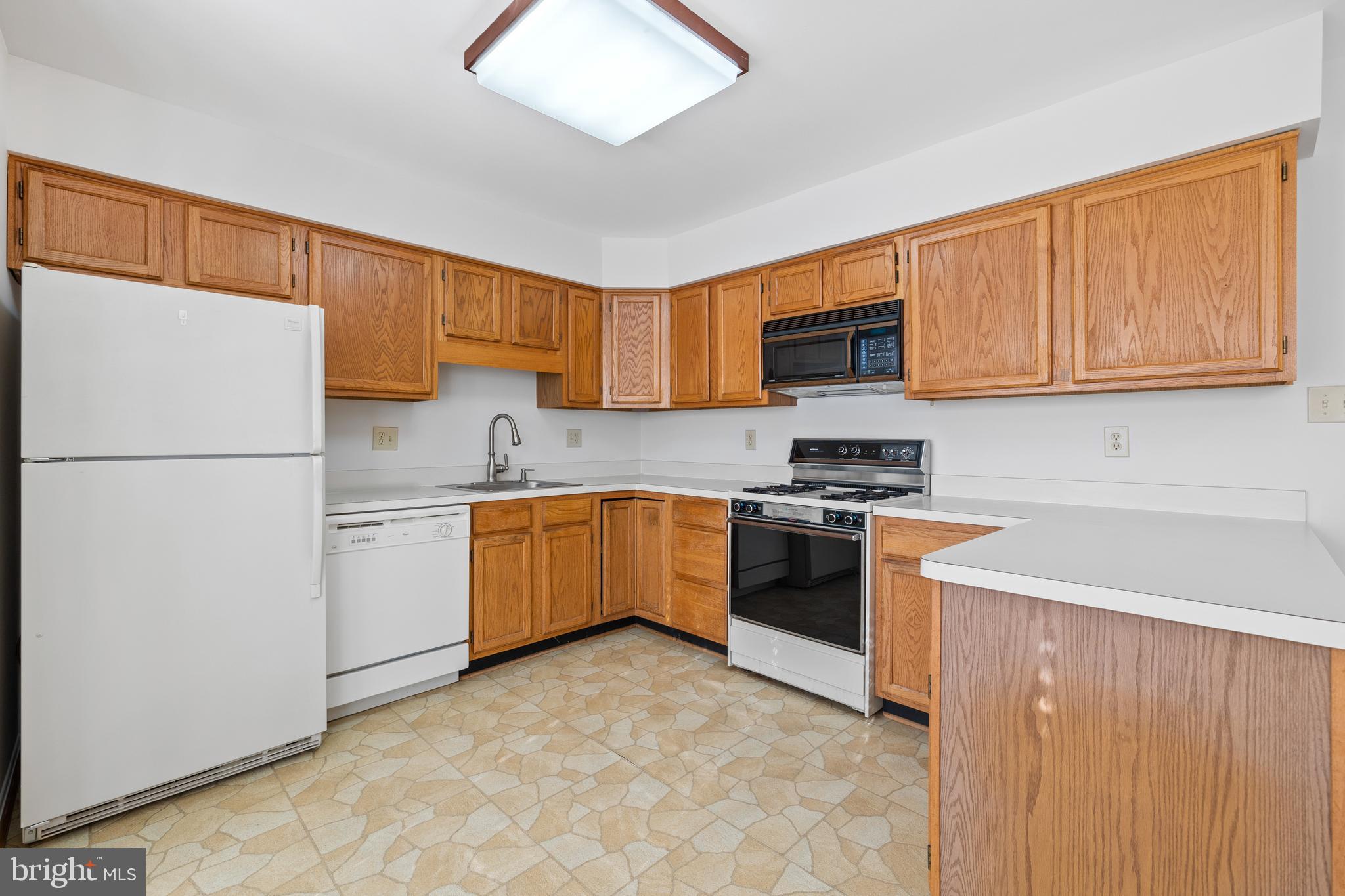 MIRROR RIDGE - Residential