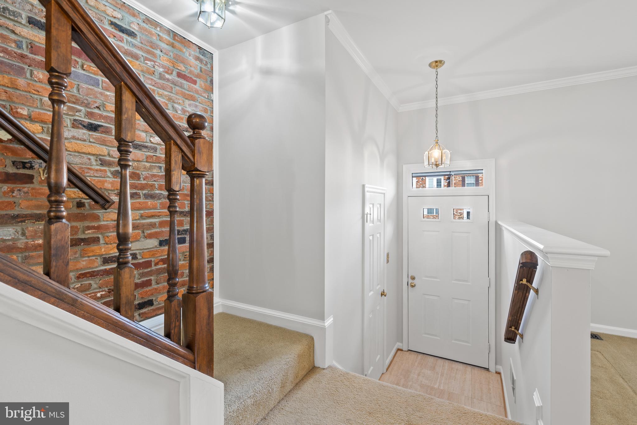 MIRROR RIDGE - Residential