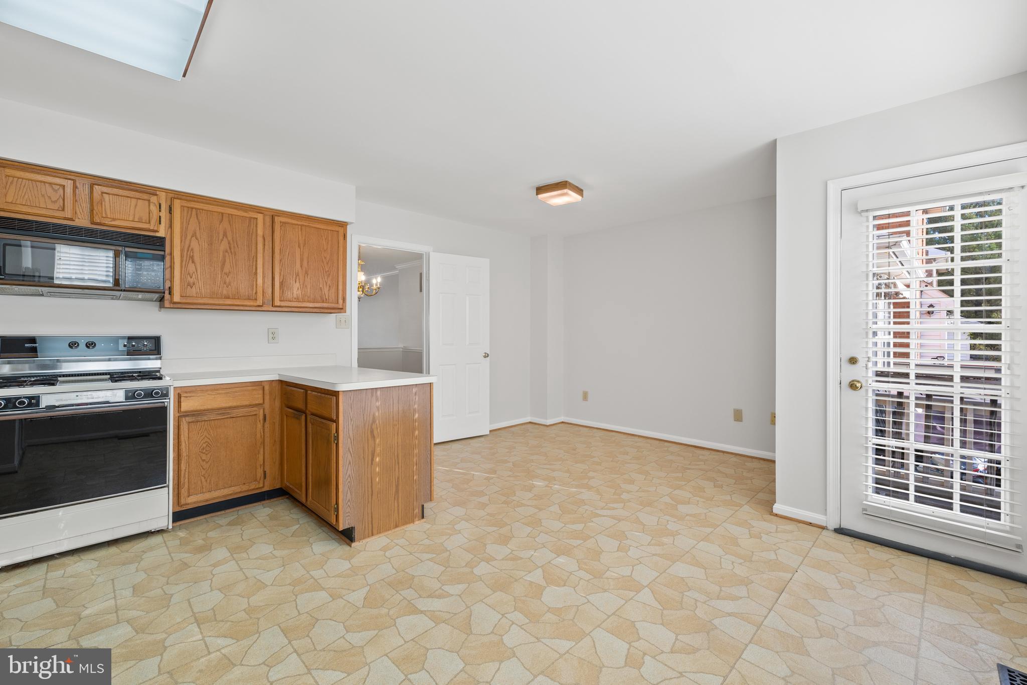 MIRROR RIDGE - Residential