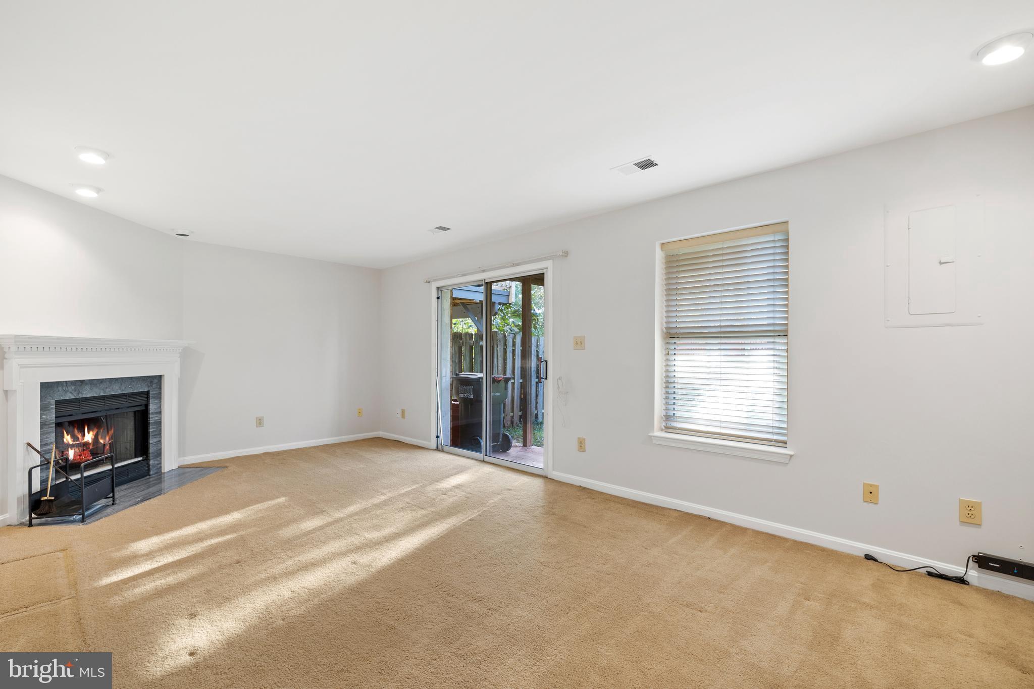 MIRROR RIDGE - Residential