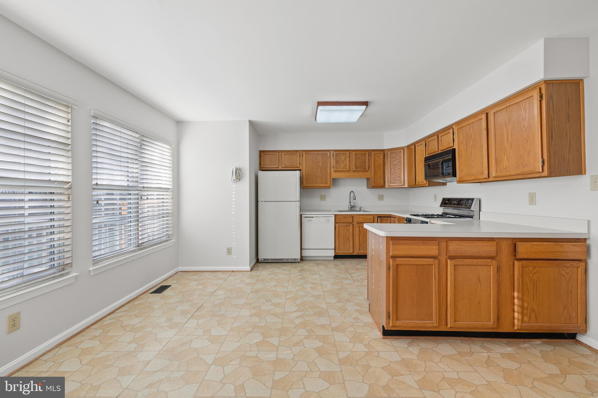 MIRROR RIDGE - Residential