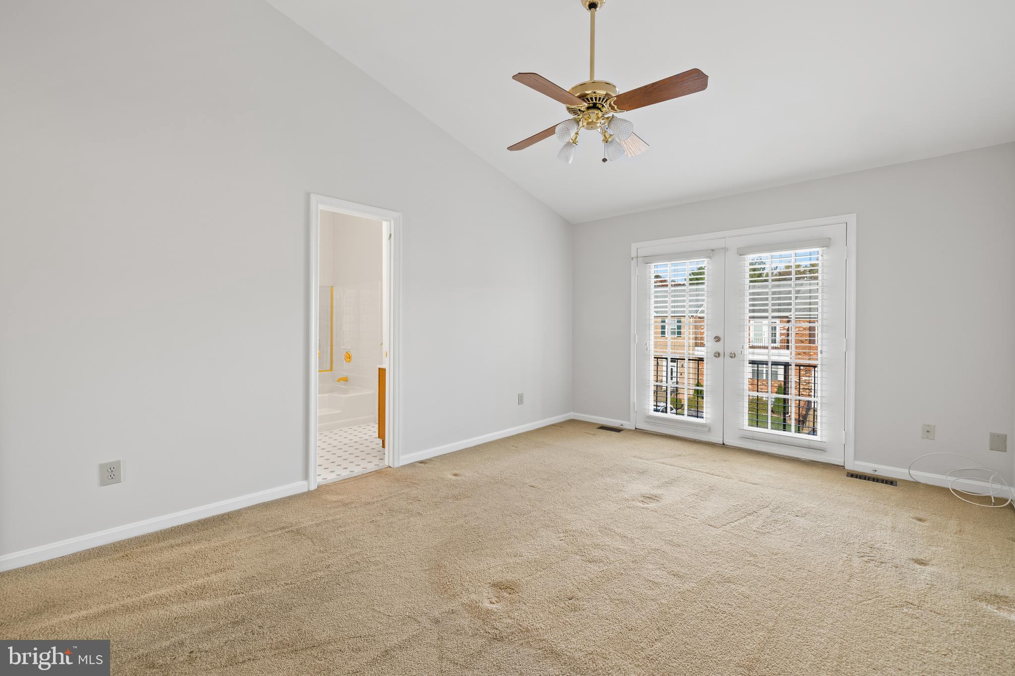 MIRROR RIDGE - Residential