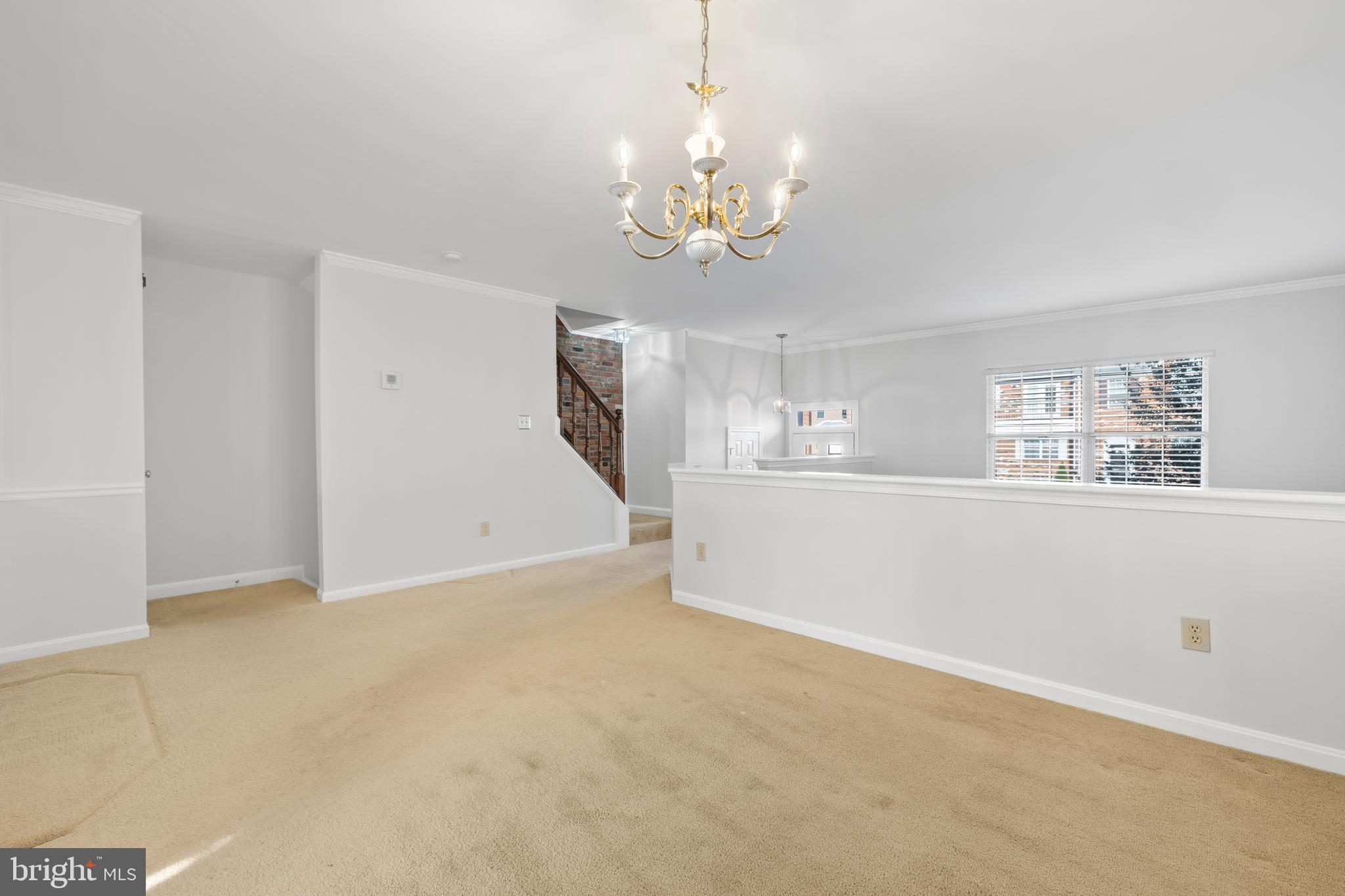 MIRROR RIDGE - Residential