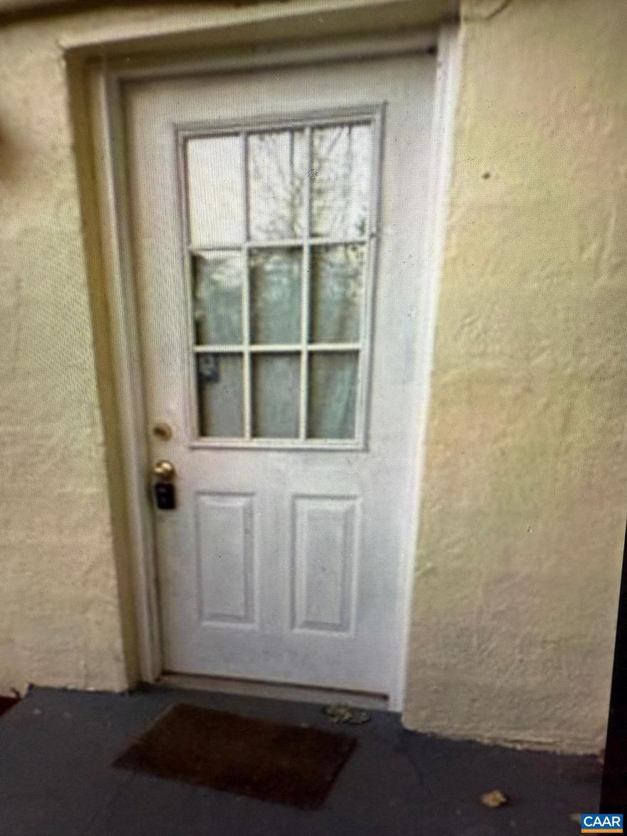 Terrace level apt. with excellent location in Pantops. Close by Martha Jefferson Hospital, not far from I-64 and near Rt. 250. Featuring a large backyard and patio for entertaining. Shopping and Restaurants nearby: Giant Food, Starbucks, numerous Restaurants. Access to the Rivanna Trails.