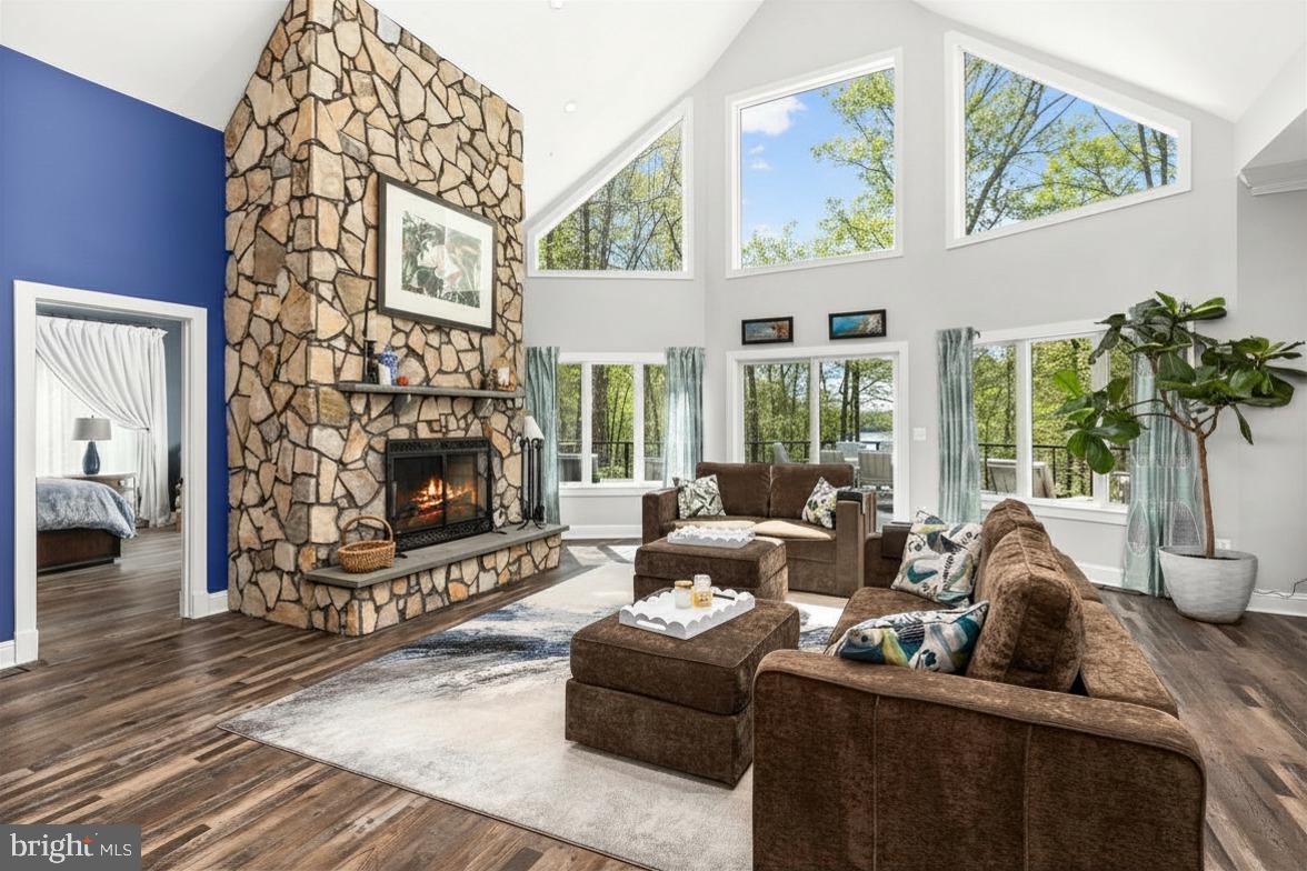 LAKESHORE WOODS - Residential