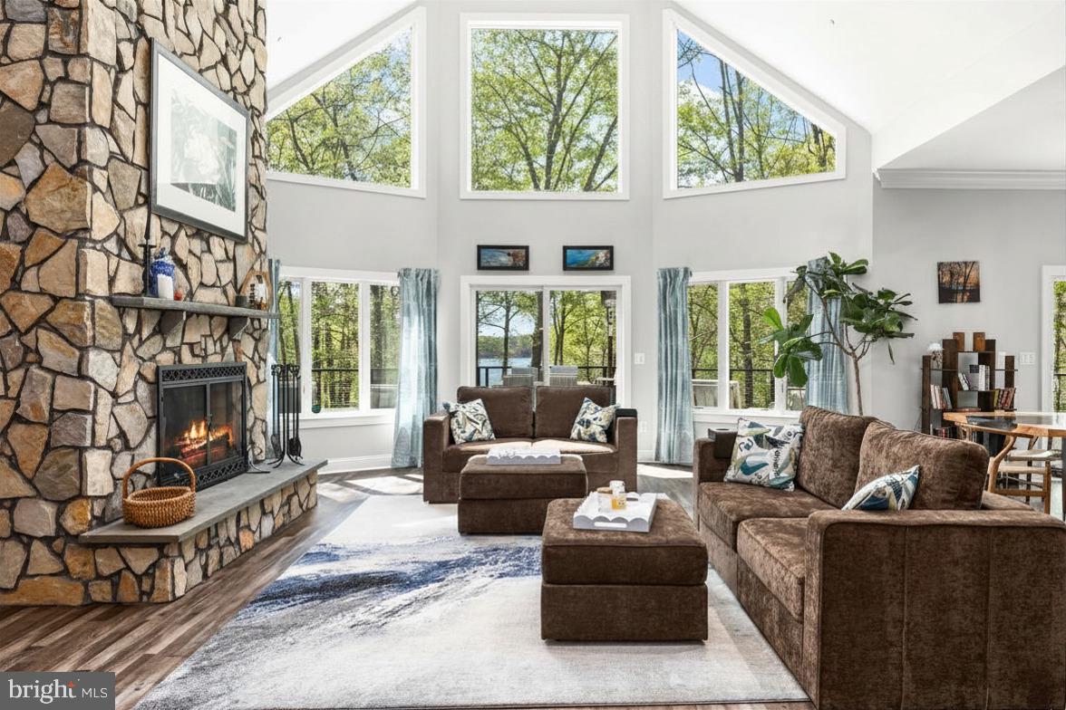 LAKESHORE WOODS - Residential