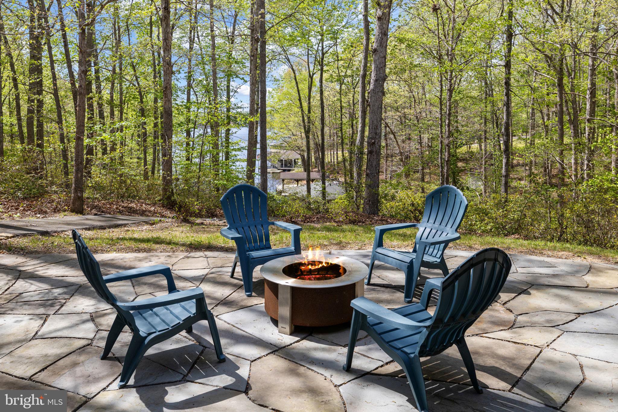 LAKESHORE WOODS - Residential