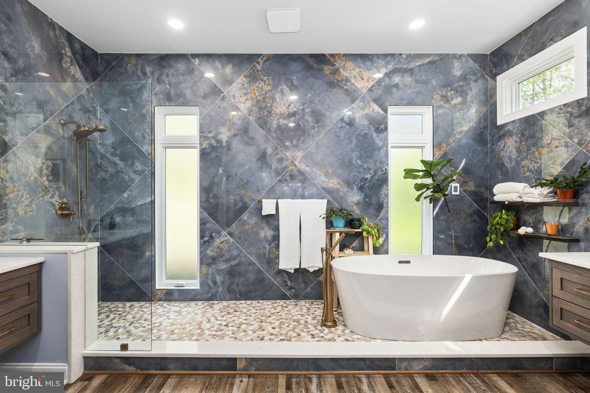 LAKESHORE WOODS - Residential