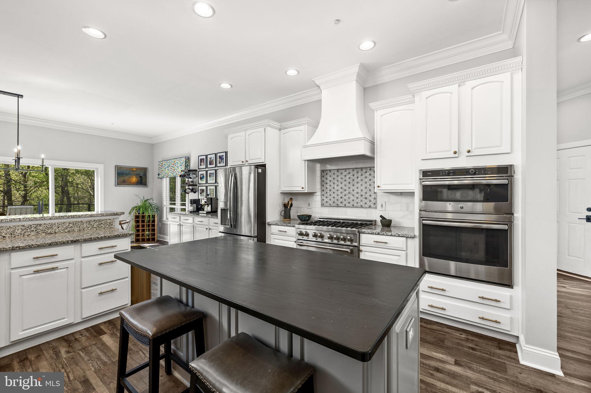 LAKESHORE WOODS - Residential