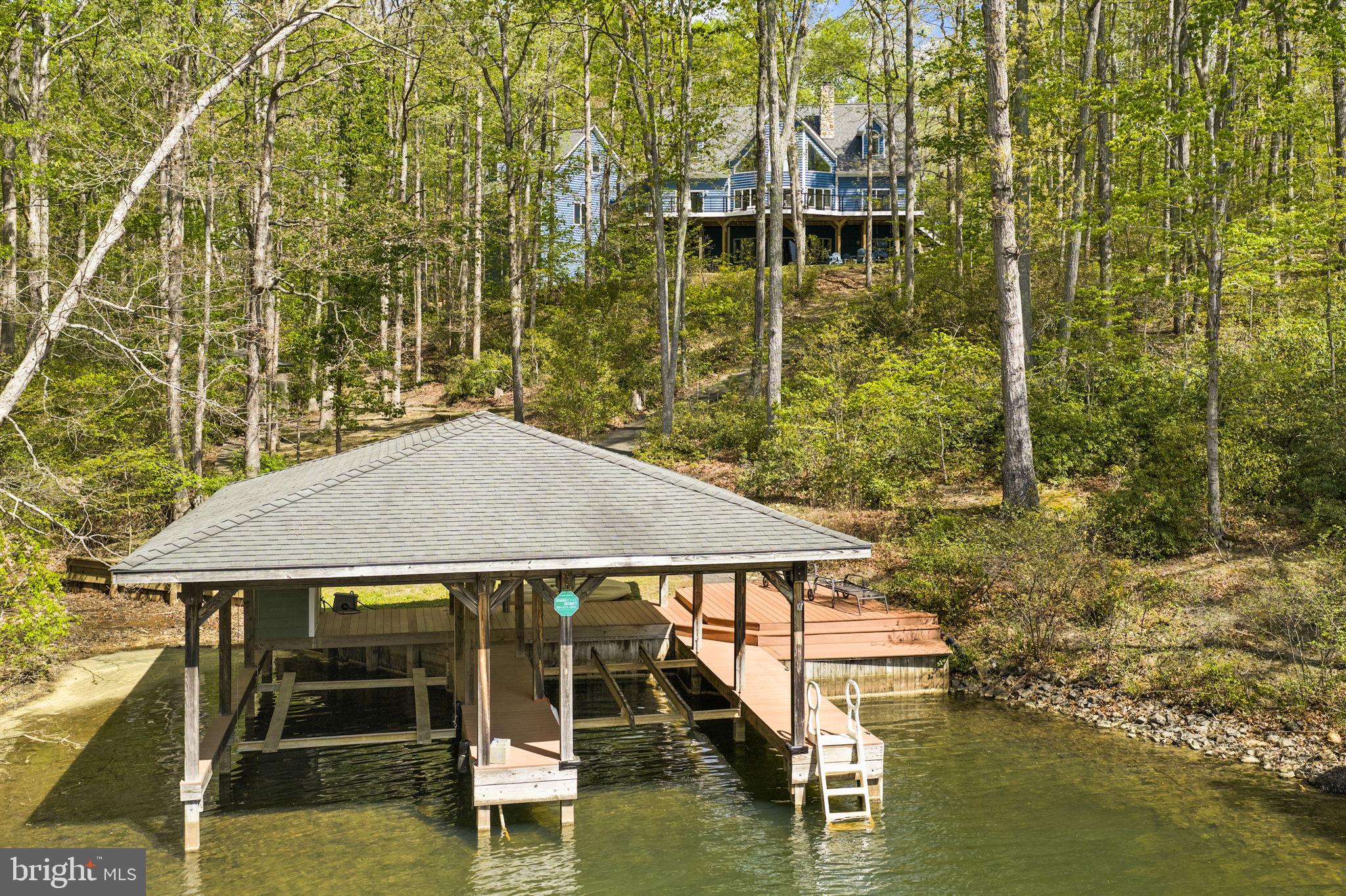 LAKESHORE WOODS - Residential