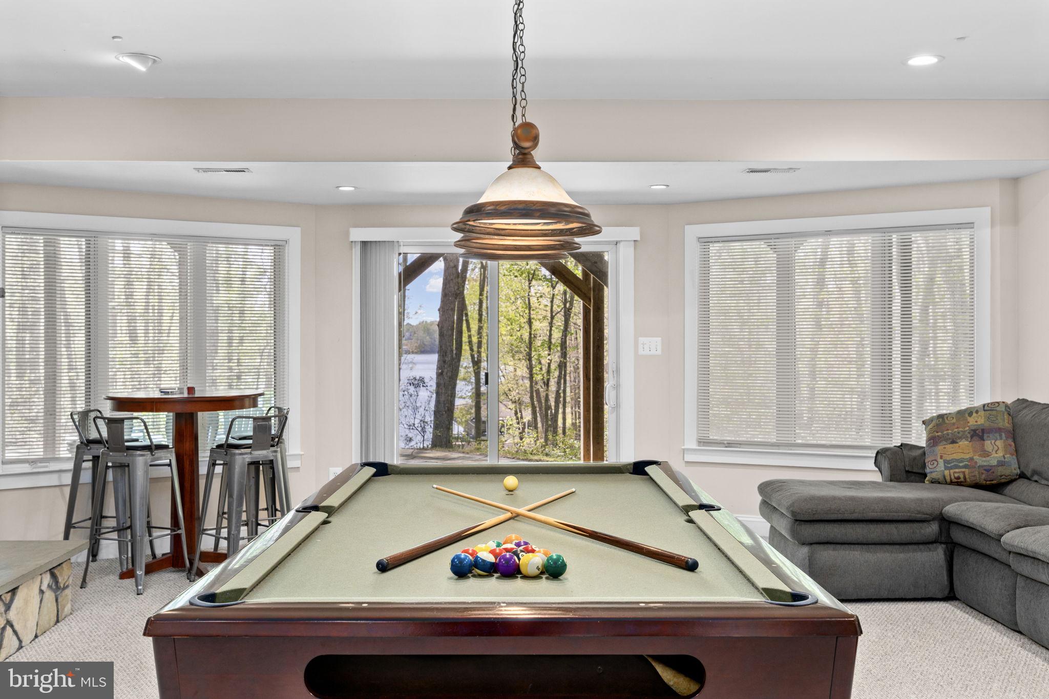 LAKESHORE WOODS - Residential