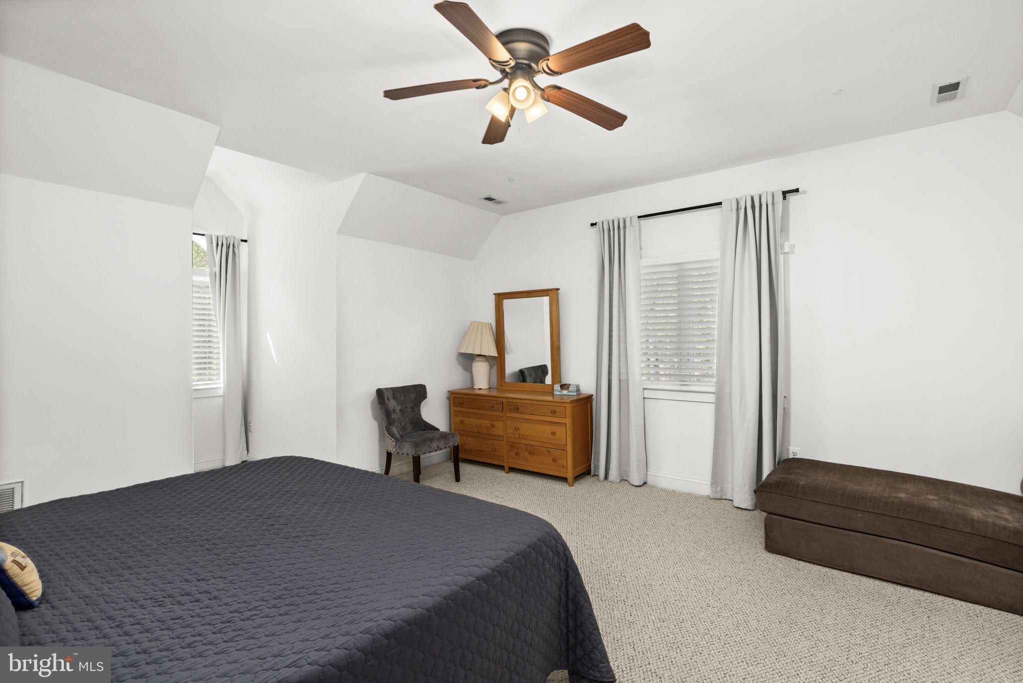 LAKESHORE WOODS - Residential