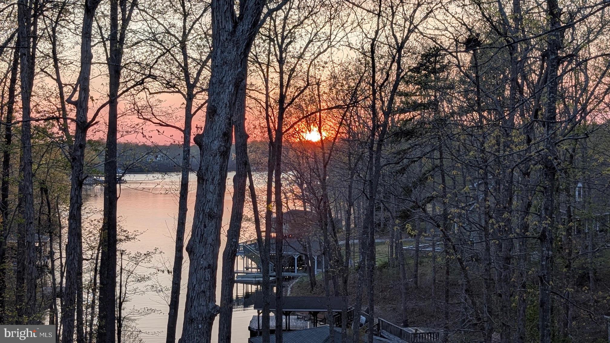 LAKESHORE WOODS - Residential