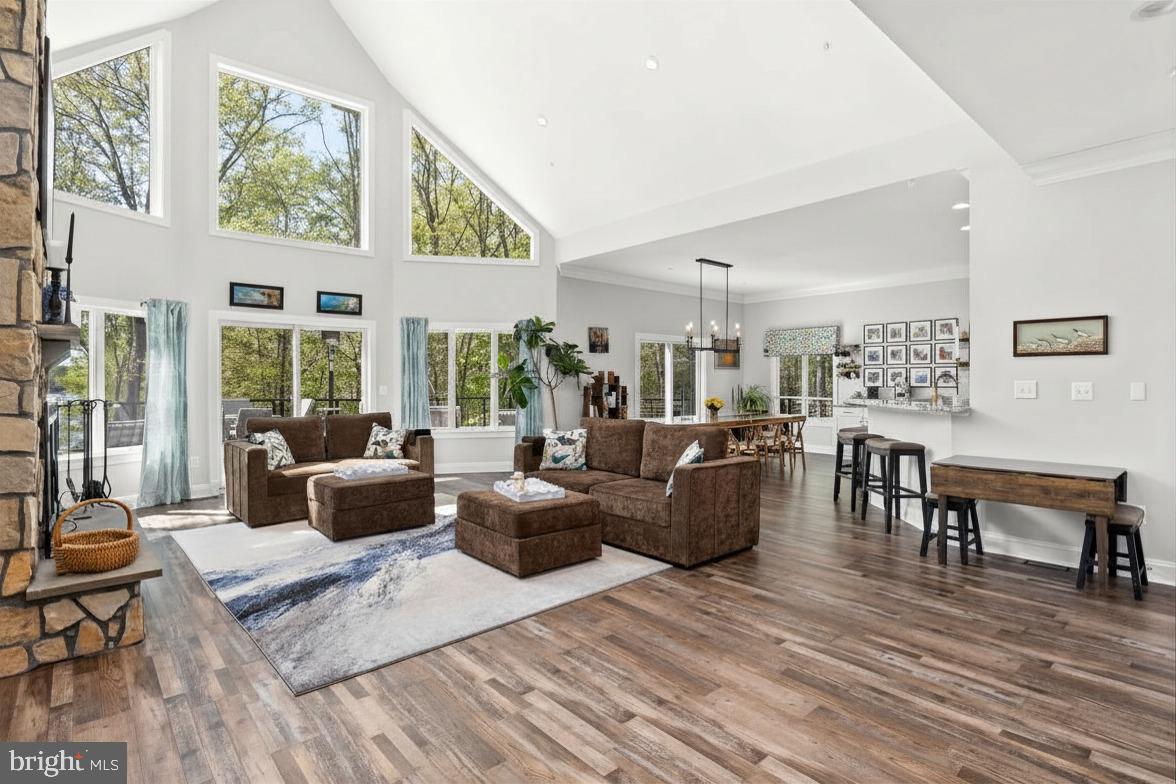 LAKESHORE WOODS - Residential