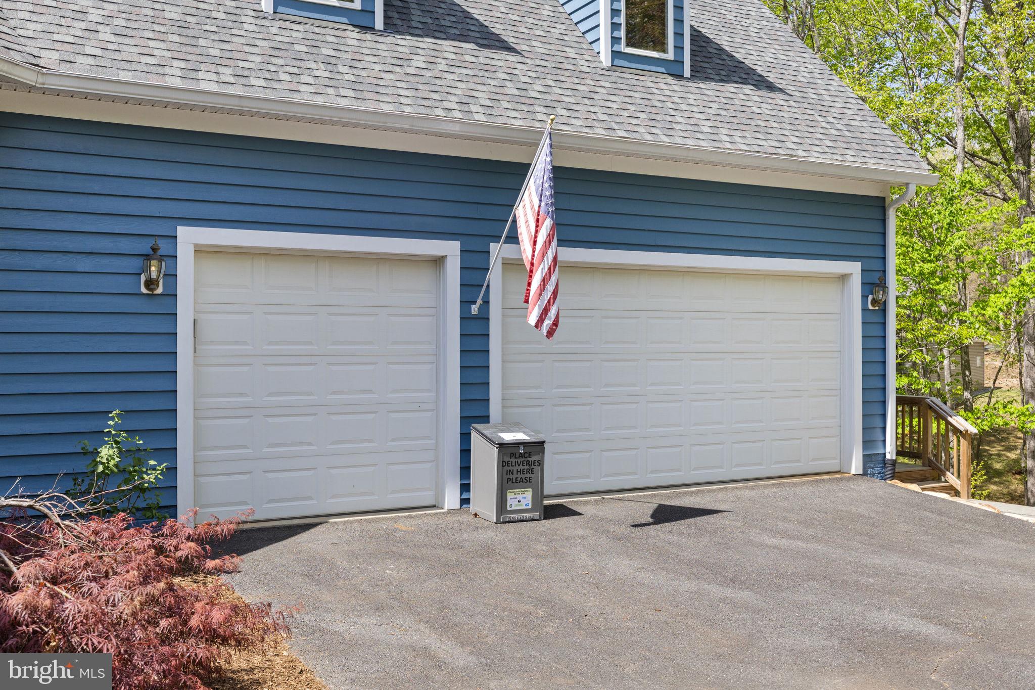 LAKESHORE WOODS - Residential