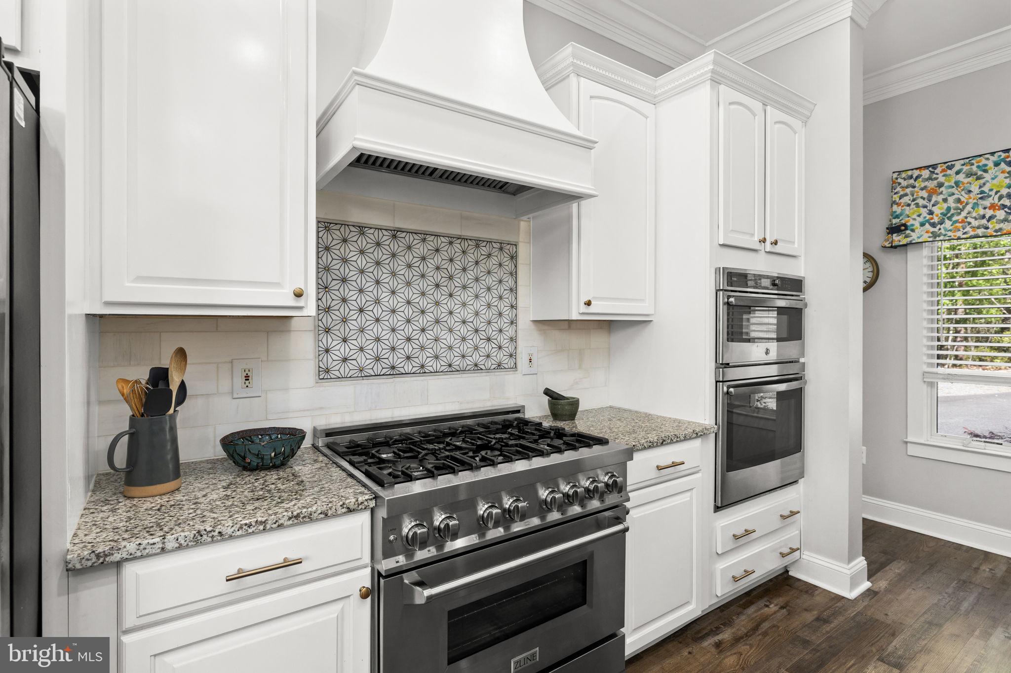 LAKESHORE WOODS - Residential