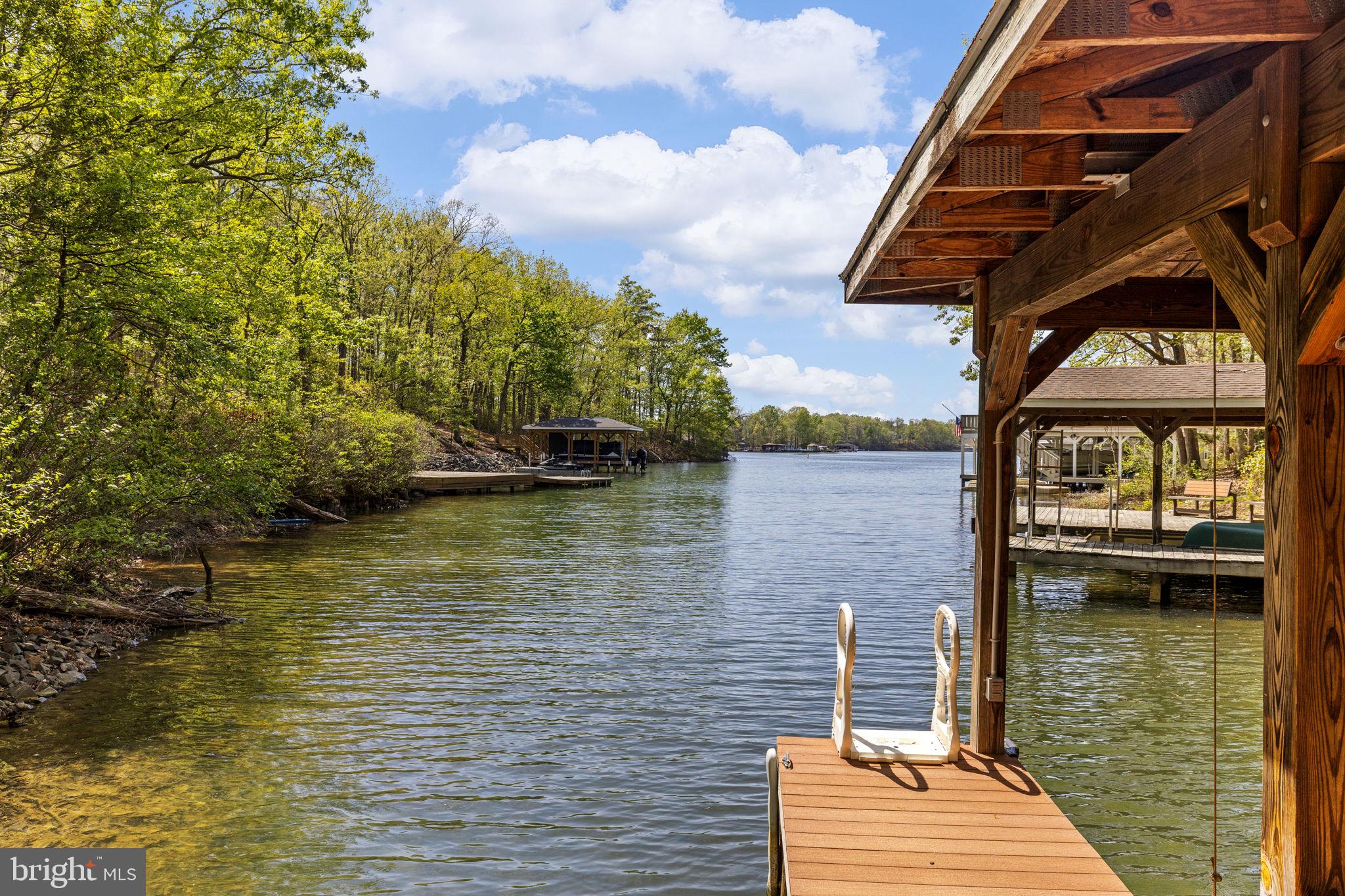 LAKESHORE WOODS - Residential