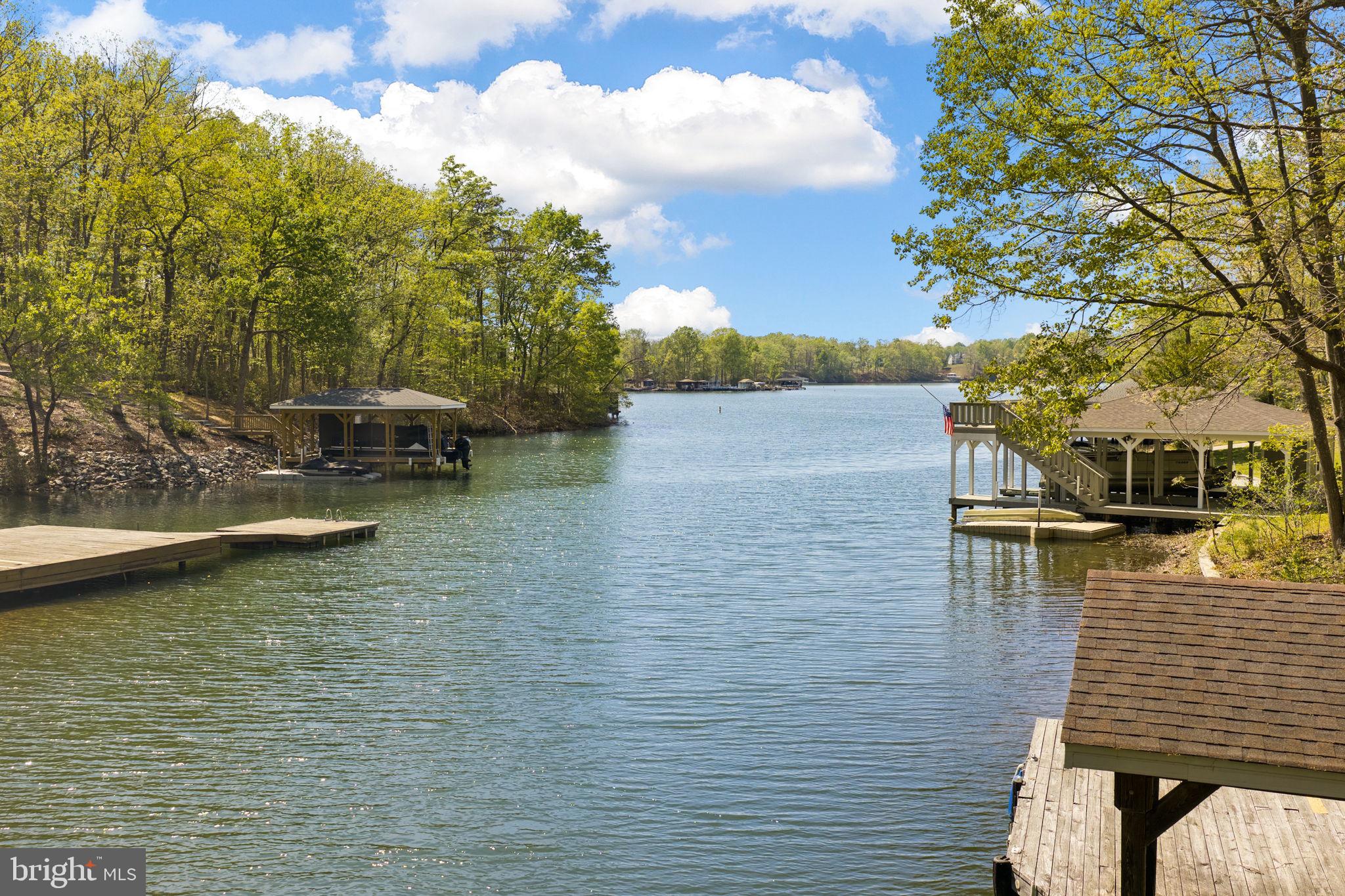 LAKESHORE WOODS - Residential