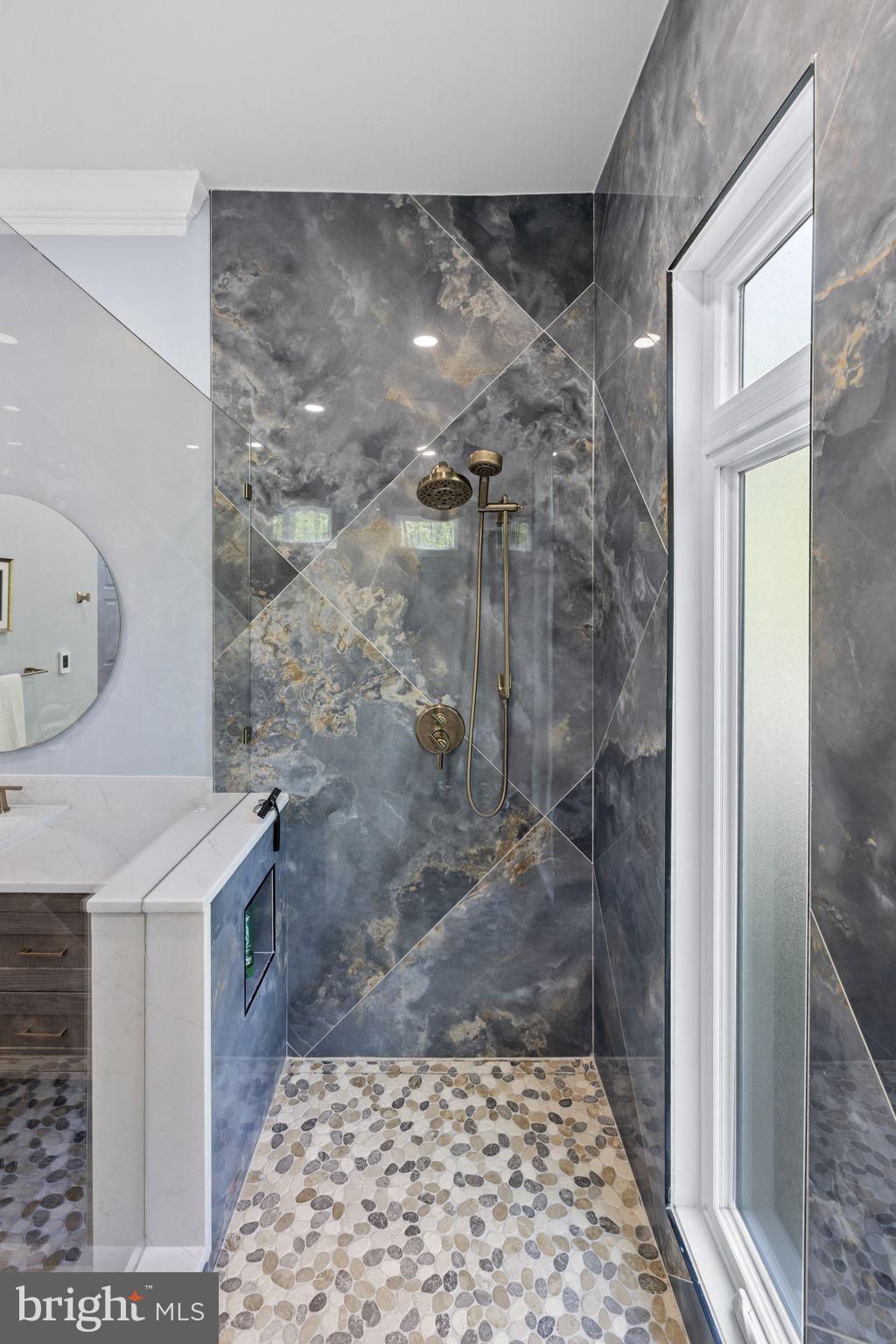 LAKESHORE WOODS - Residential